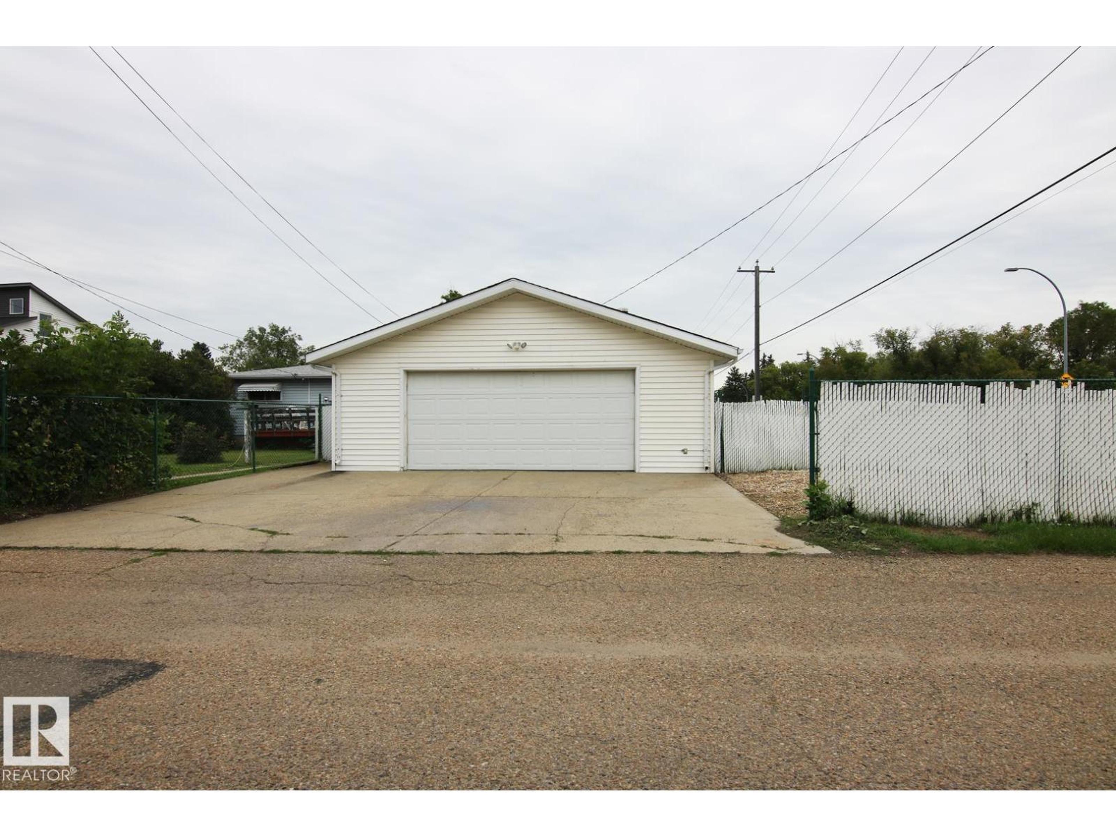 4304 121 AV NW - Image 5