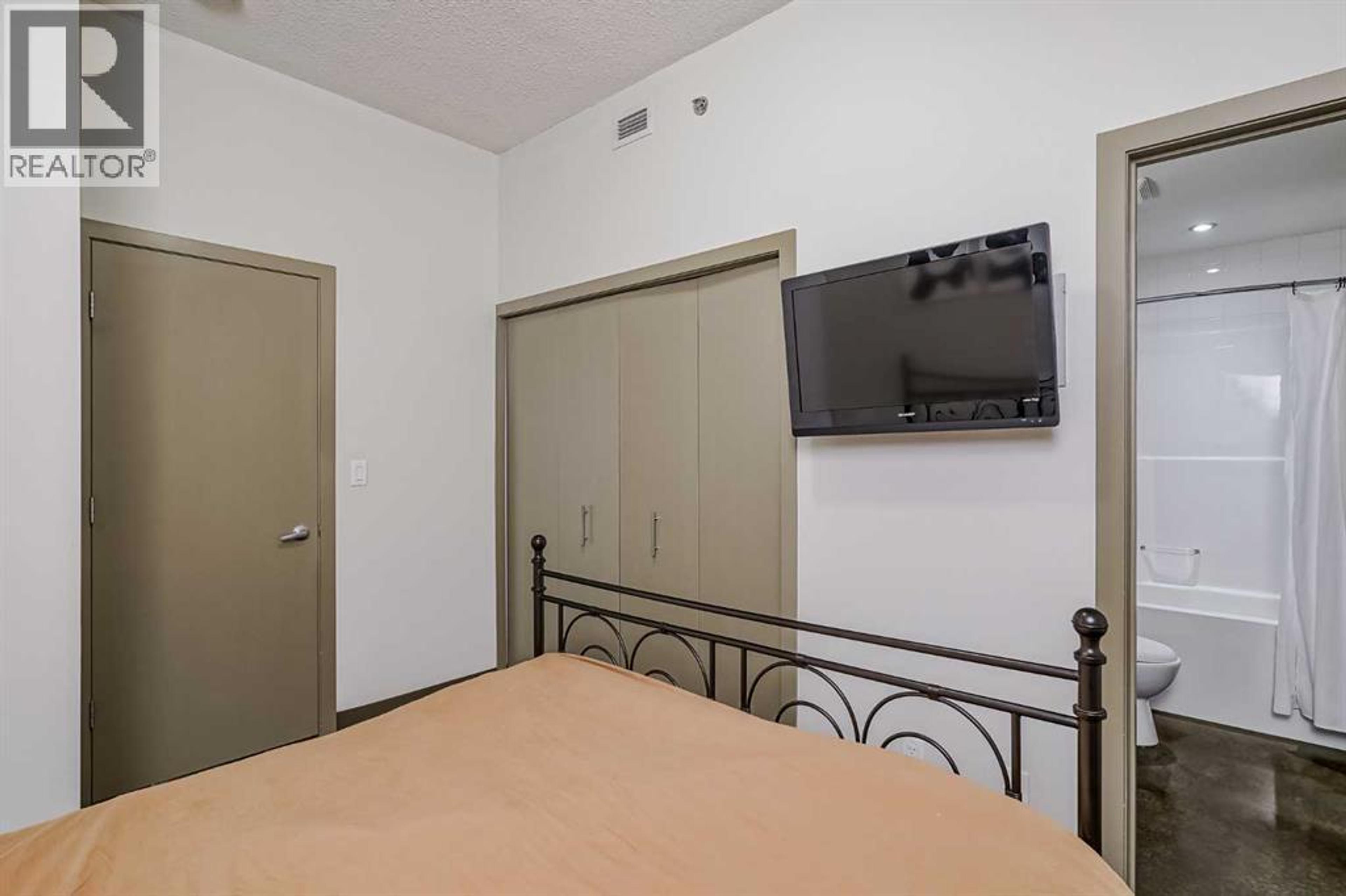 1311, 135 13 AVENUE SW - Image 22