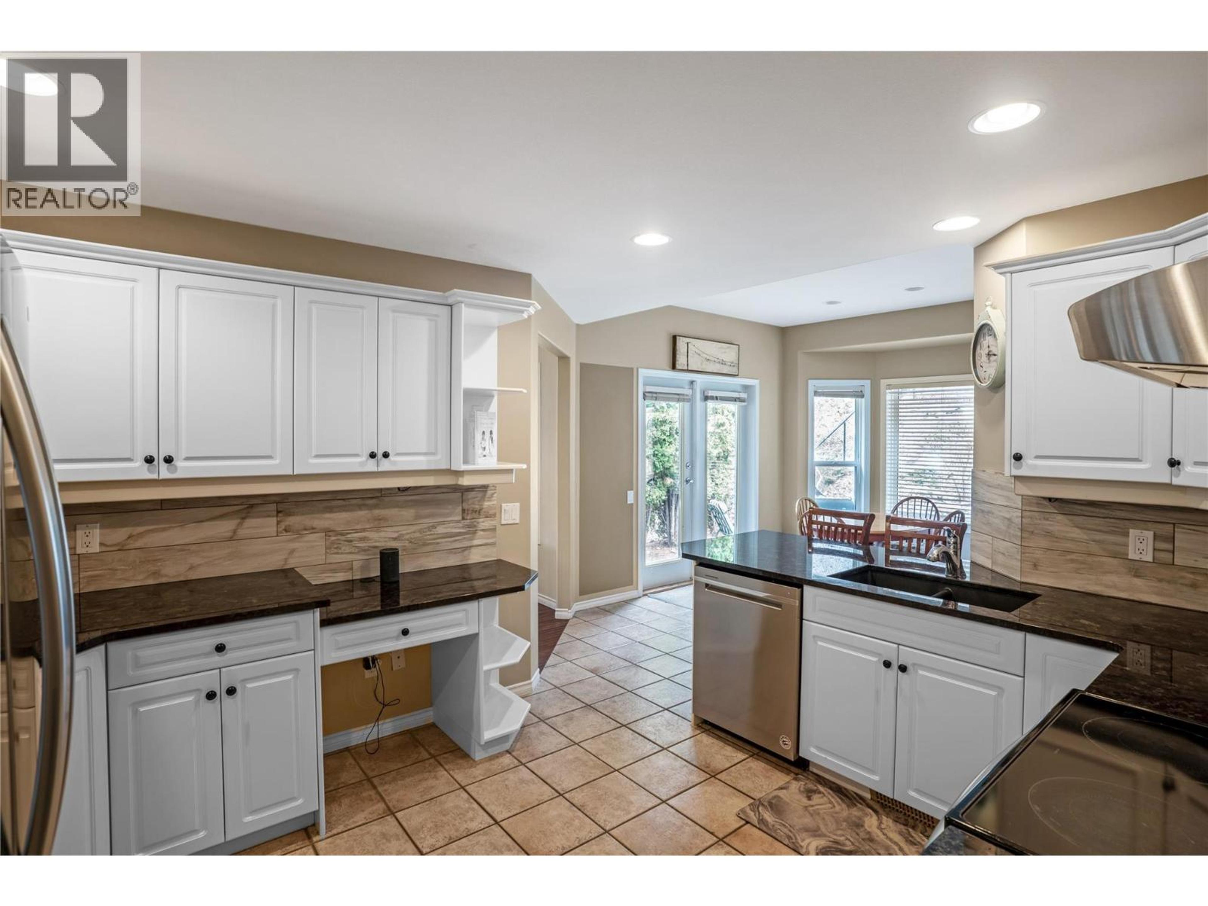 1083 CHILCOTIN CRESCENT - Image 12