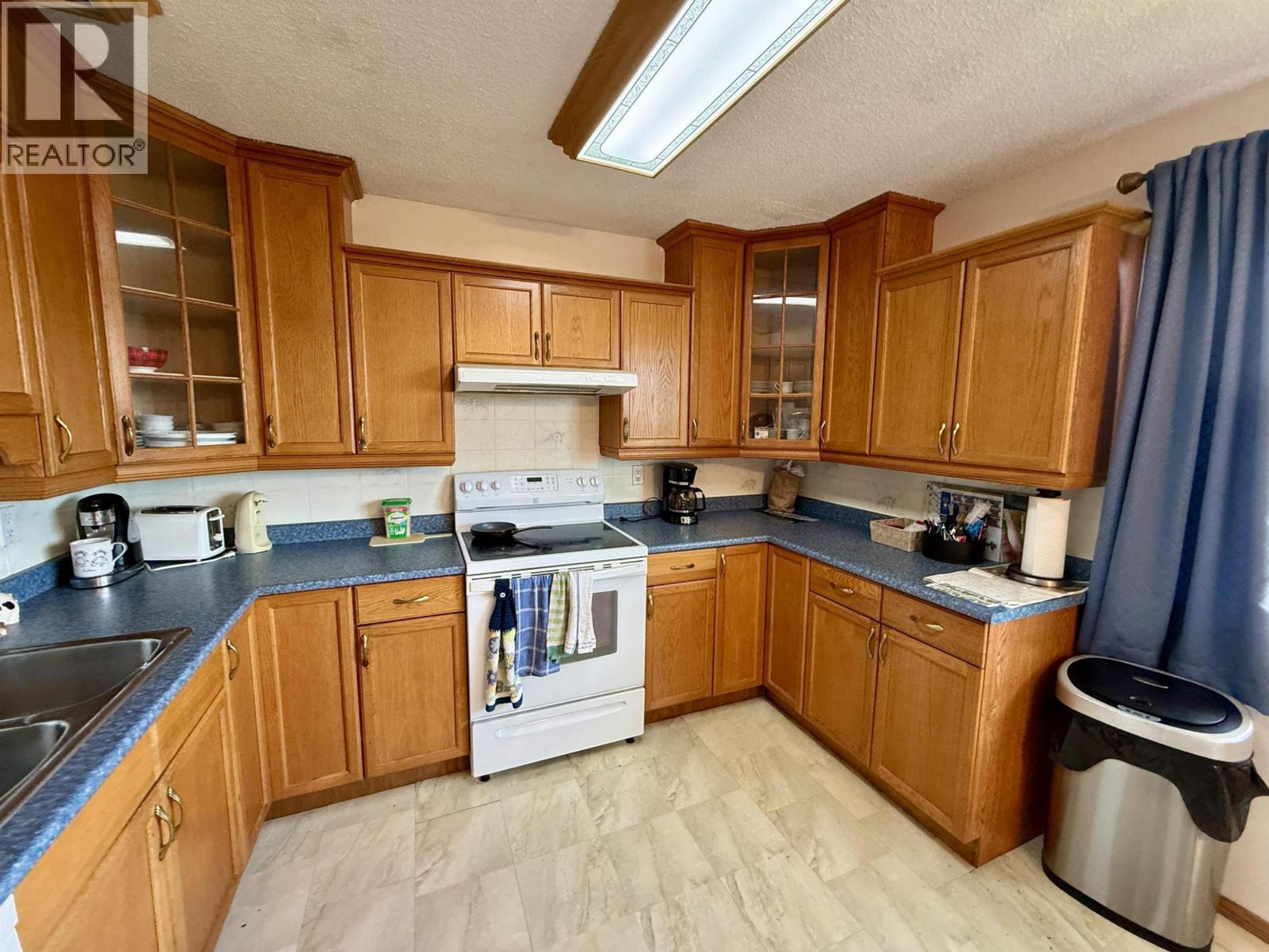 490 LANSDOWNE ROAD - Image 6
