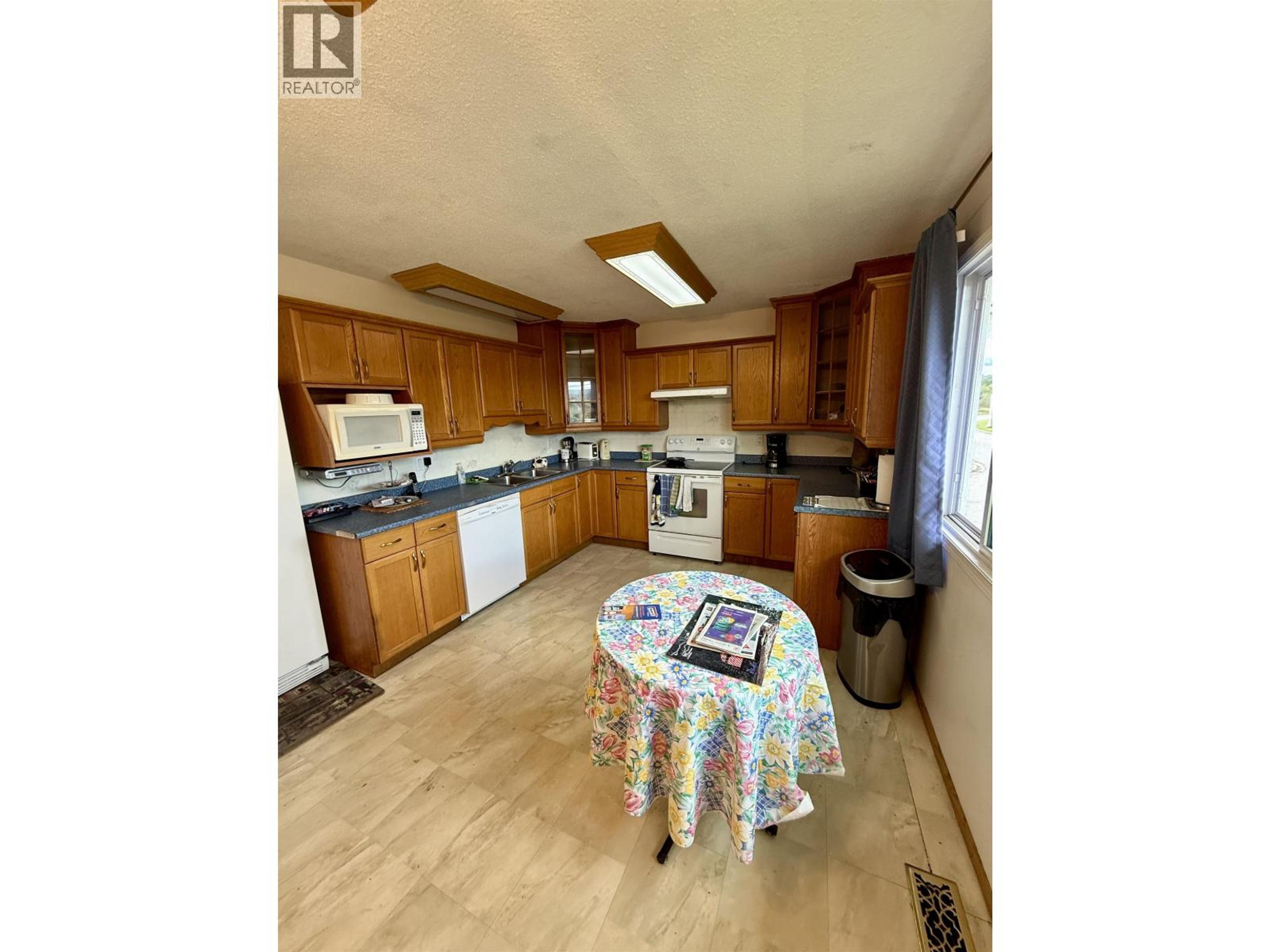 490 LANSDOWNE ROAD - Image 10