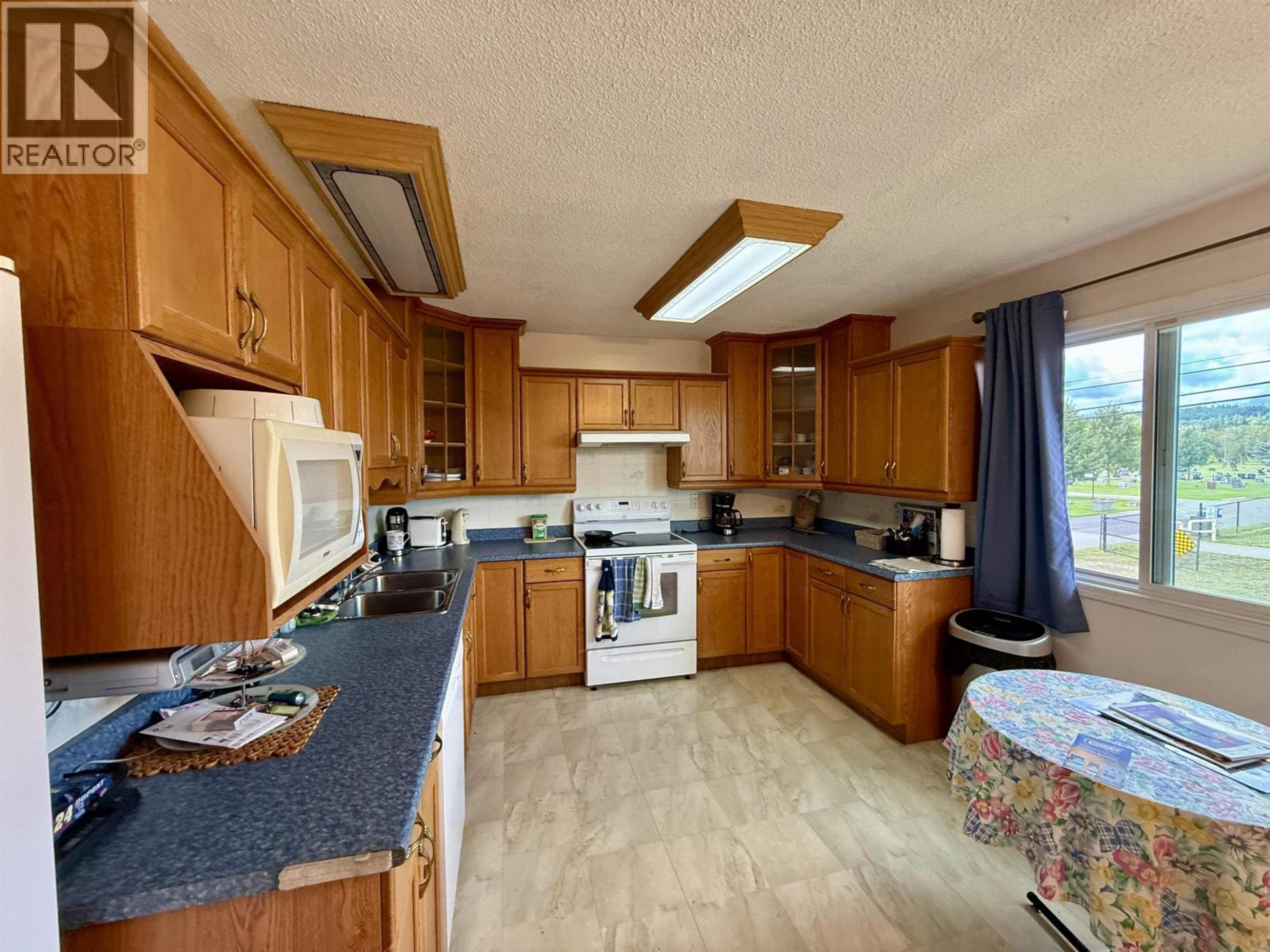 490 LANSDOWNE ROAD - Image 8