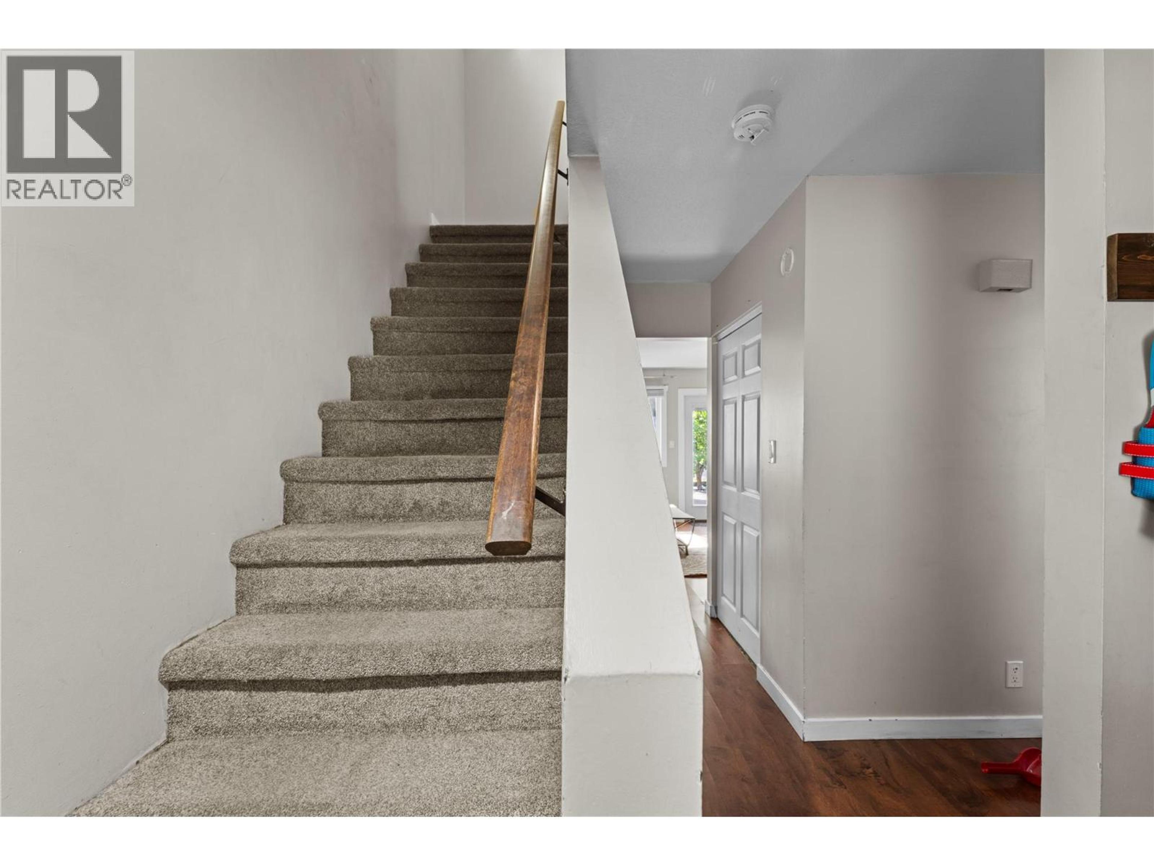 #4 700 COLLINGWOOD DRIVE - Image 12