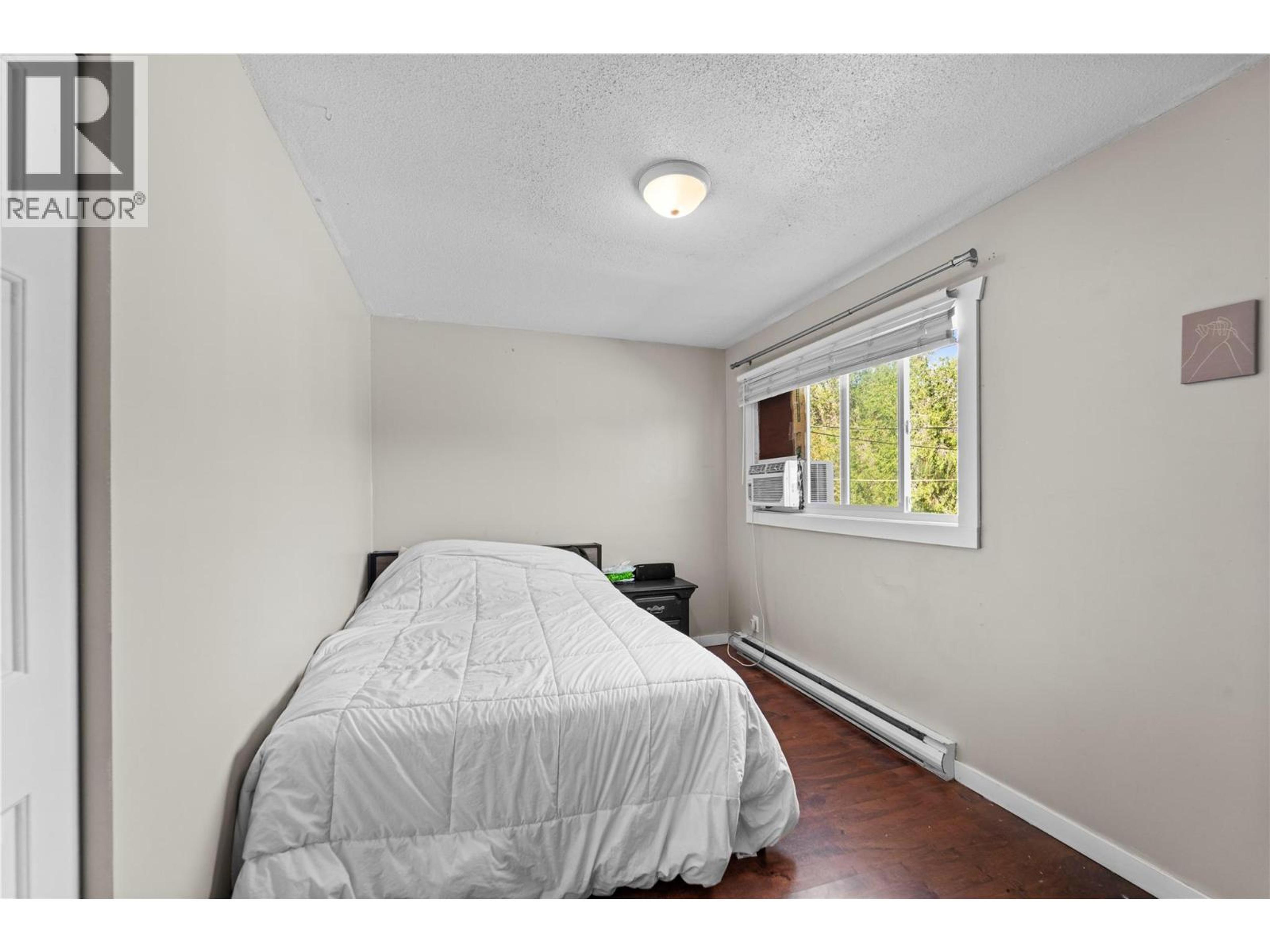 #4 700 COLLINGWOOD DRIVE - Image 15