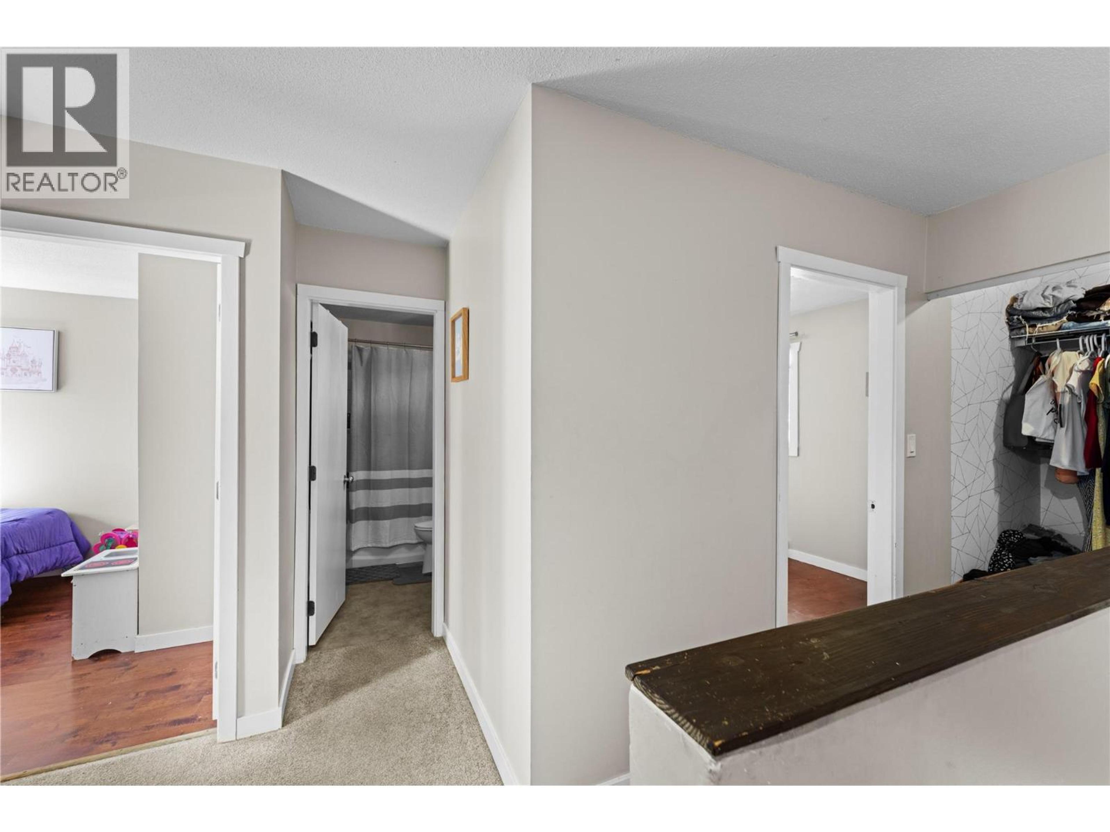 #4 700 COLLINGWOOD DRIVE - Image 17