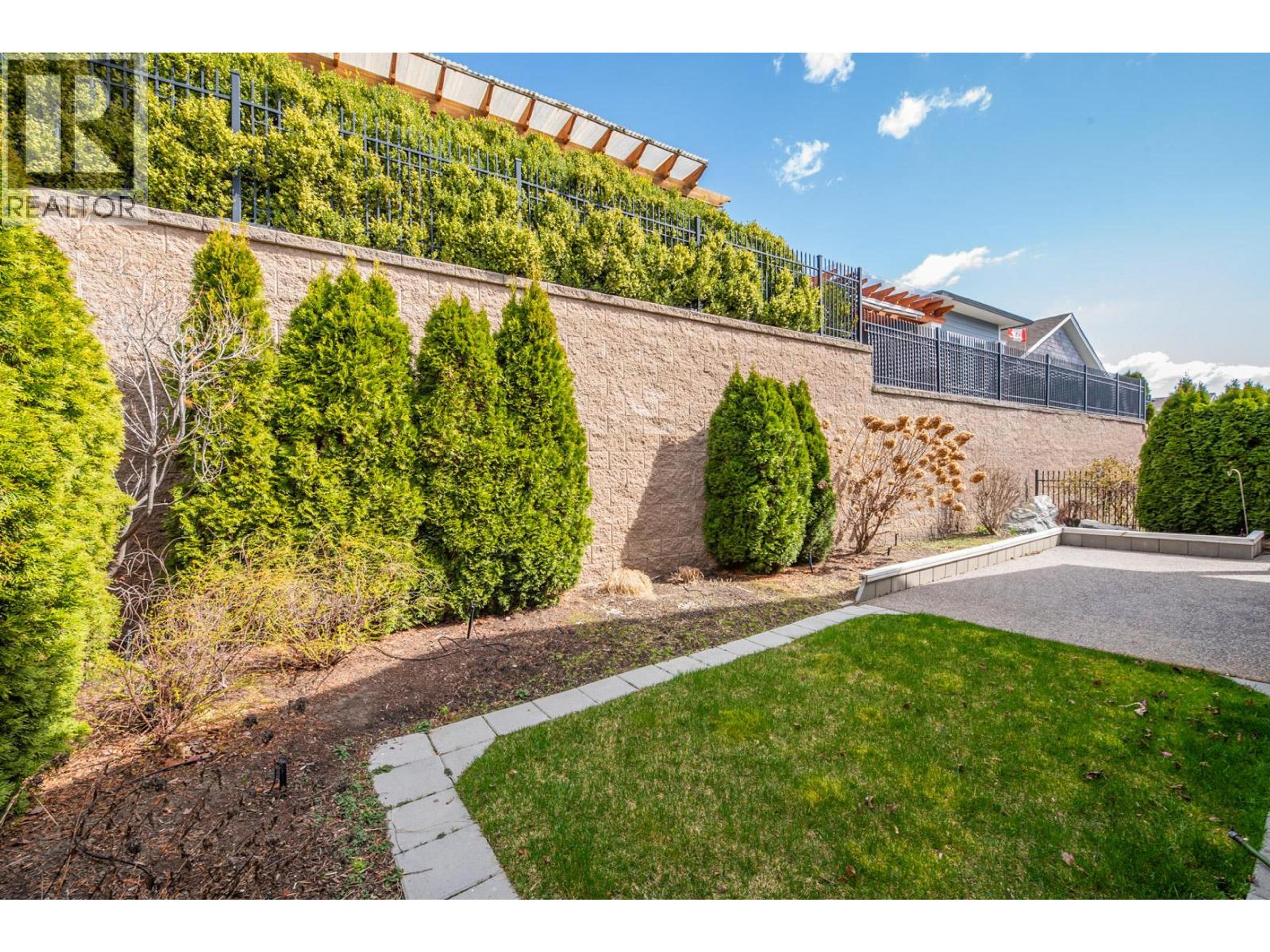 2097 ACORN CRESCENT - Image 24