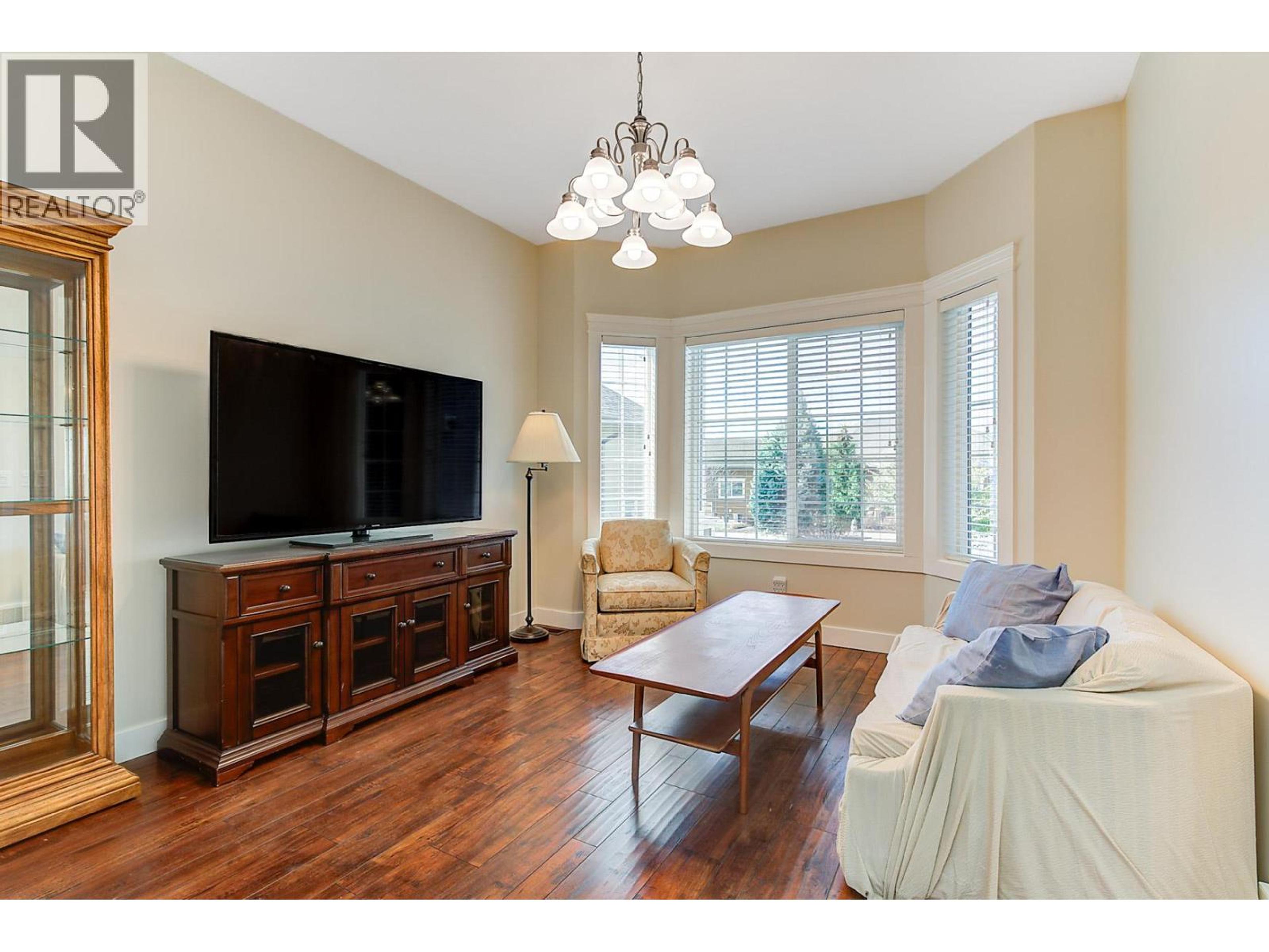 2097 ACORN CRESCENT - Image 39