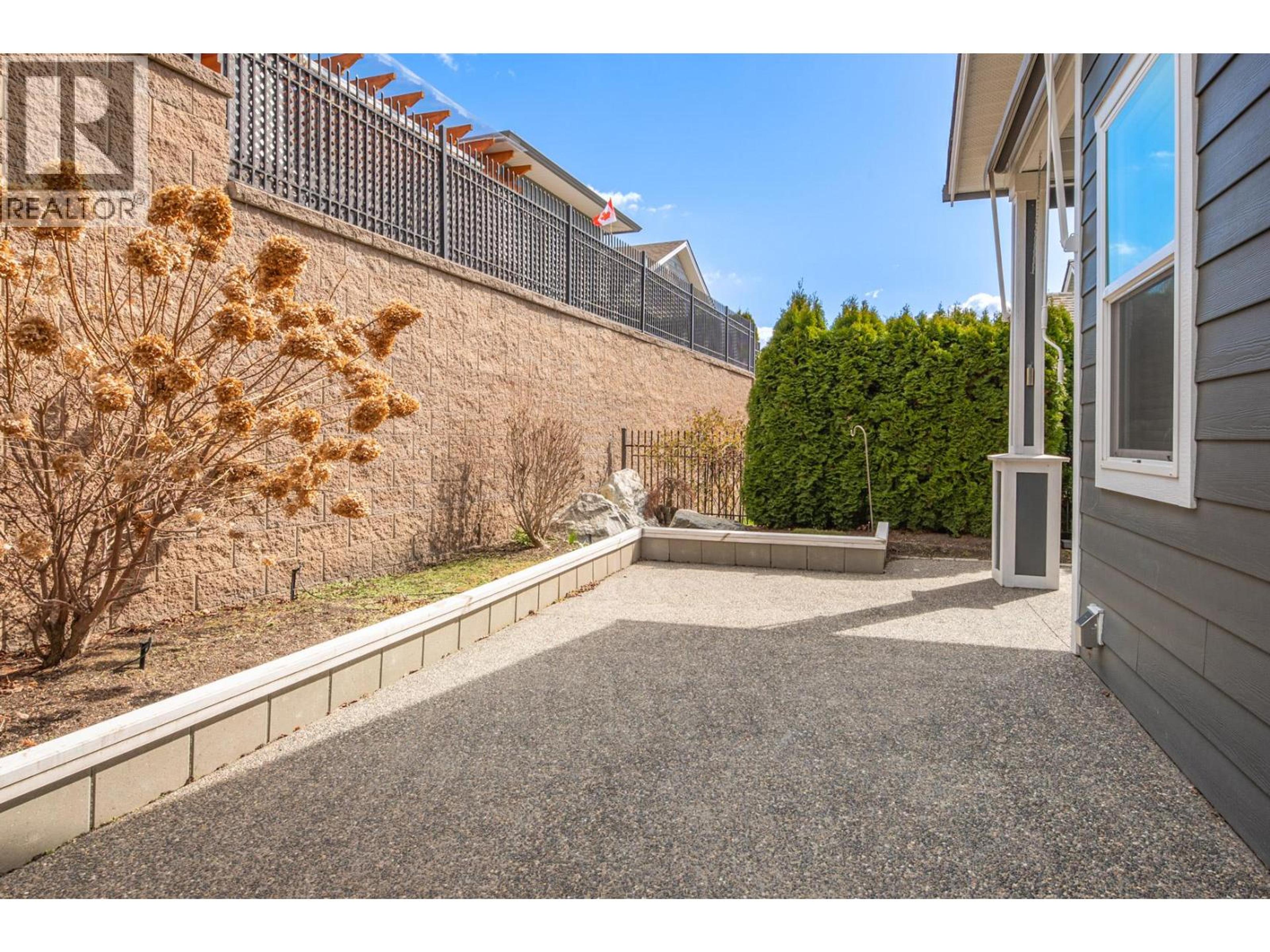 2097 ACORN CRESCENT - Image 25