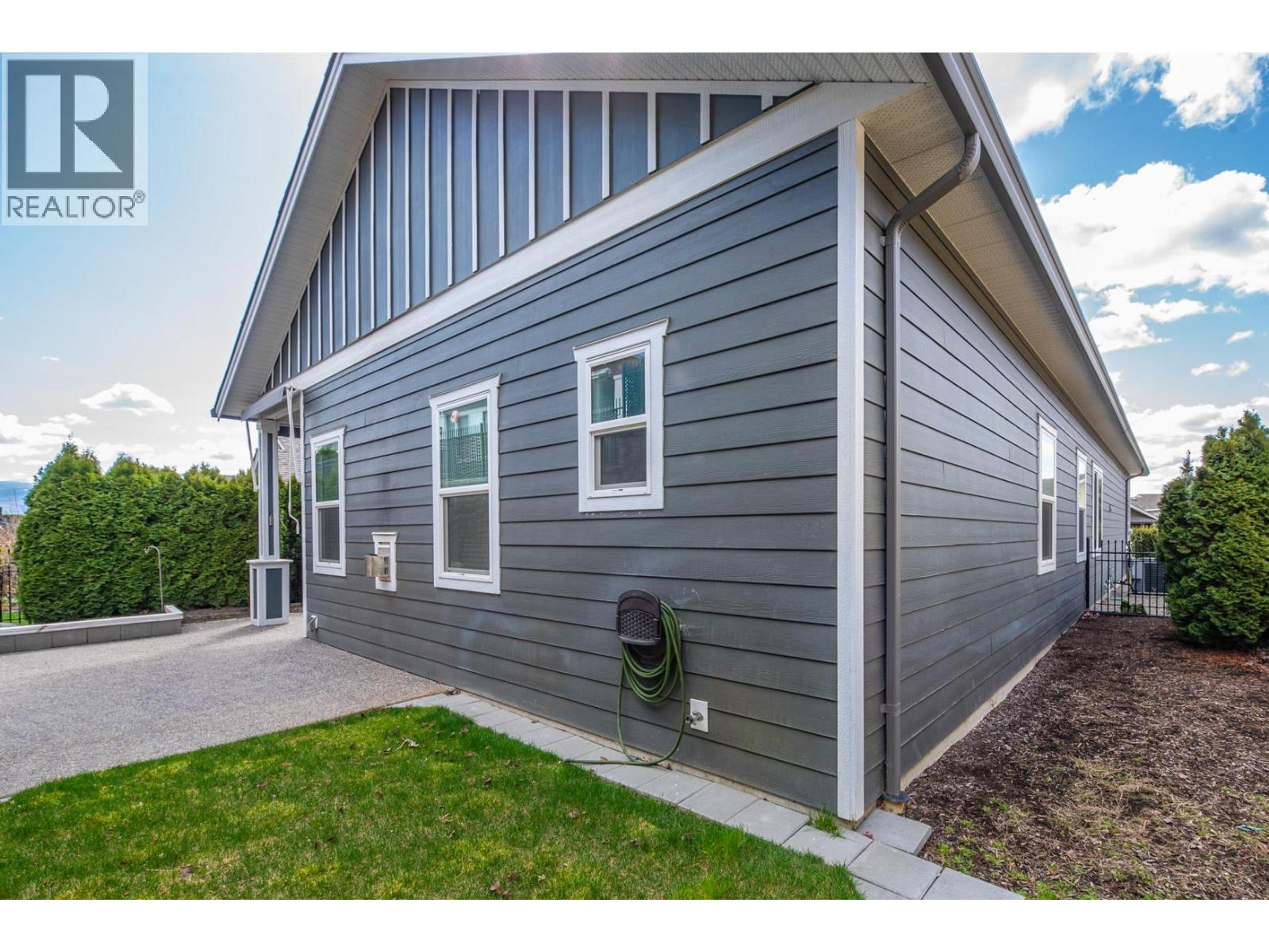 2097 ACORN CRESCENT - Image 23