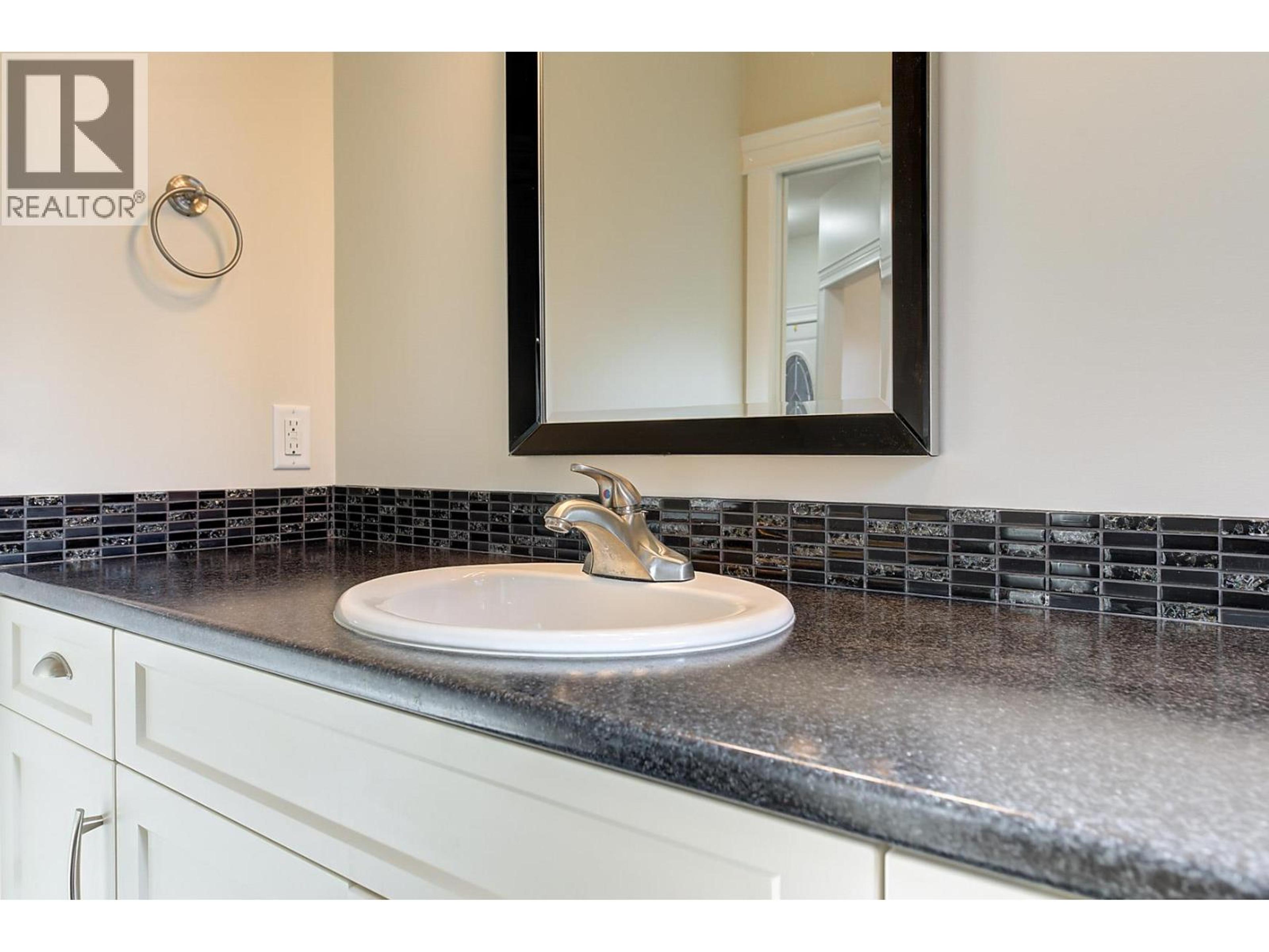 2097 ACORN CRESCENT - Image 44