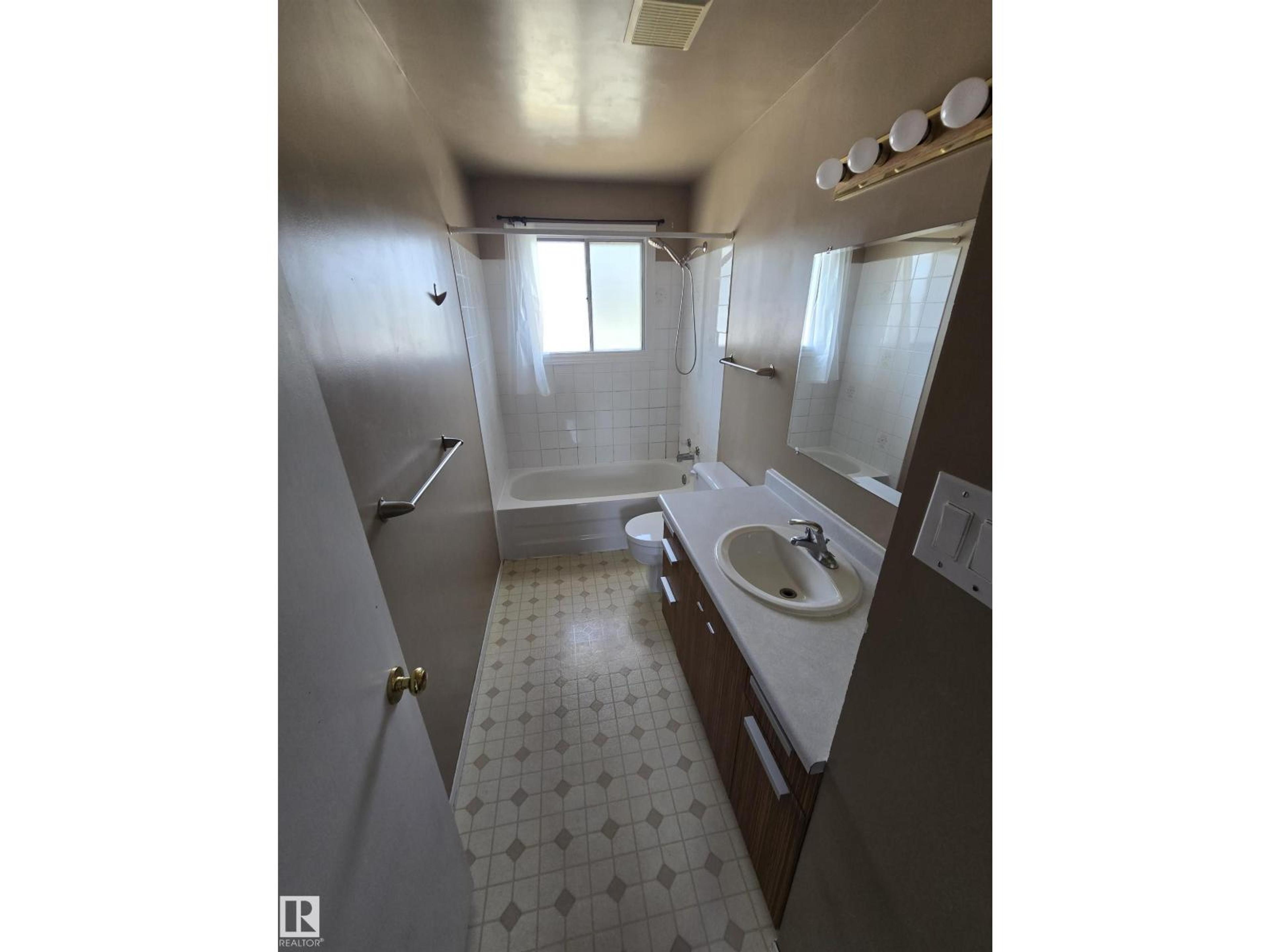 8403 161 ST NW - Image 11