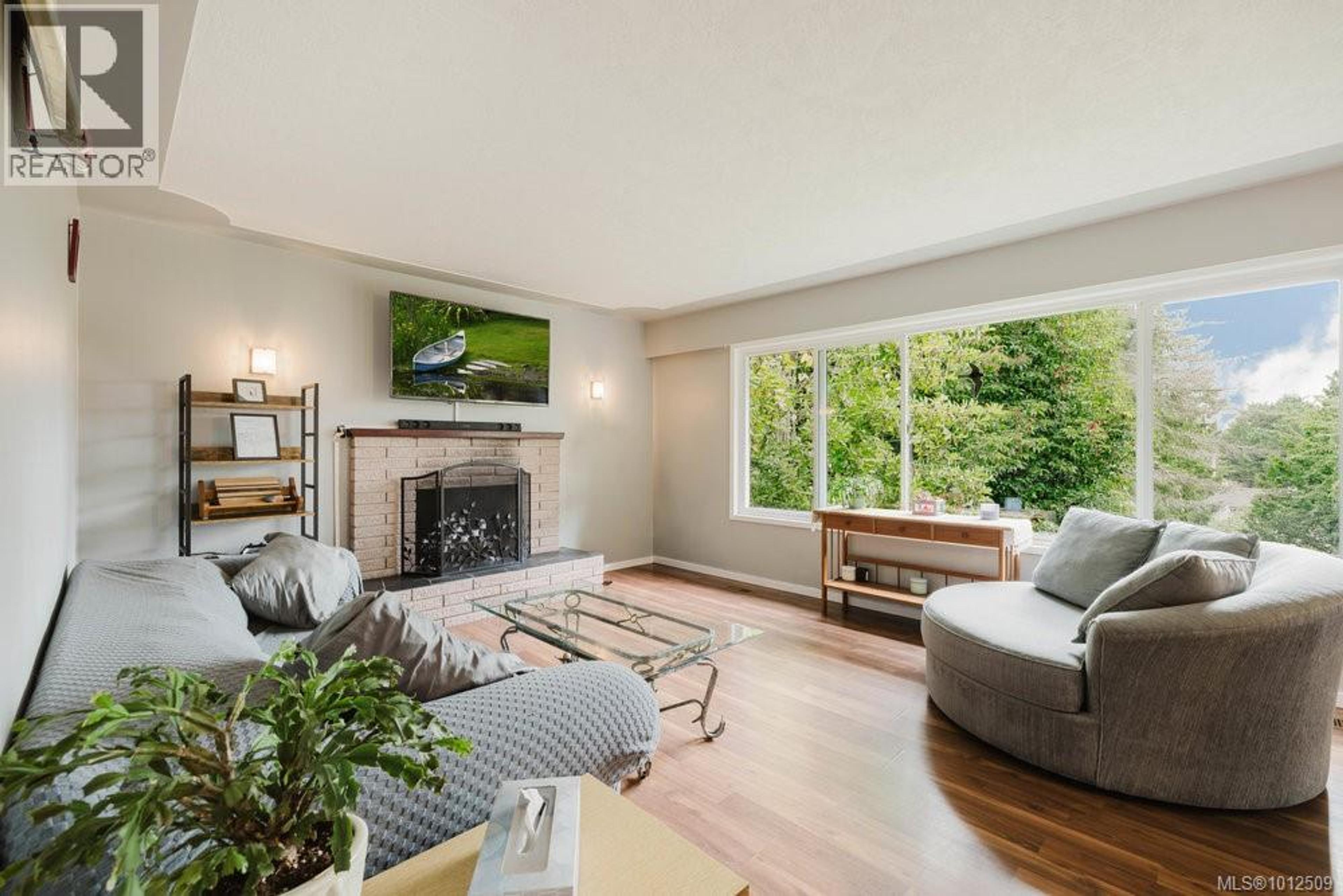 4905 LOCHSIDE DR - Image 4