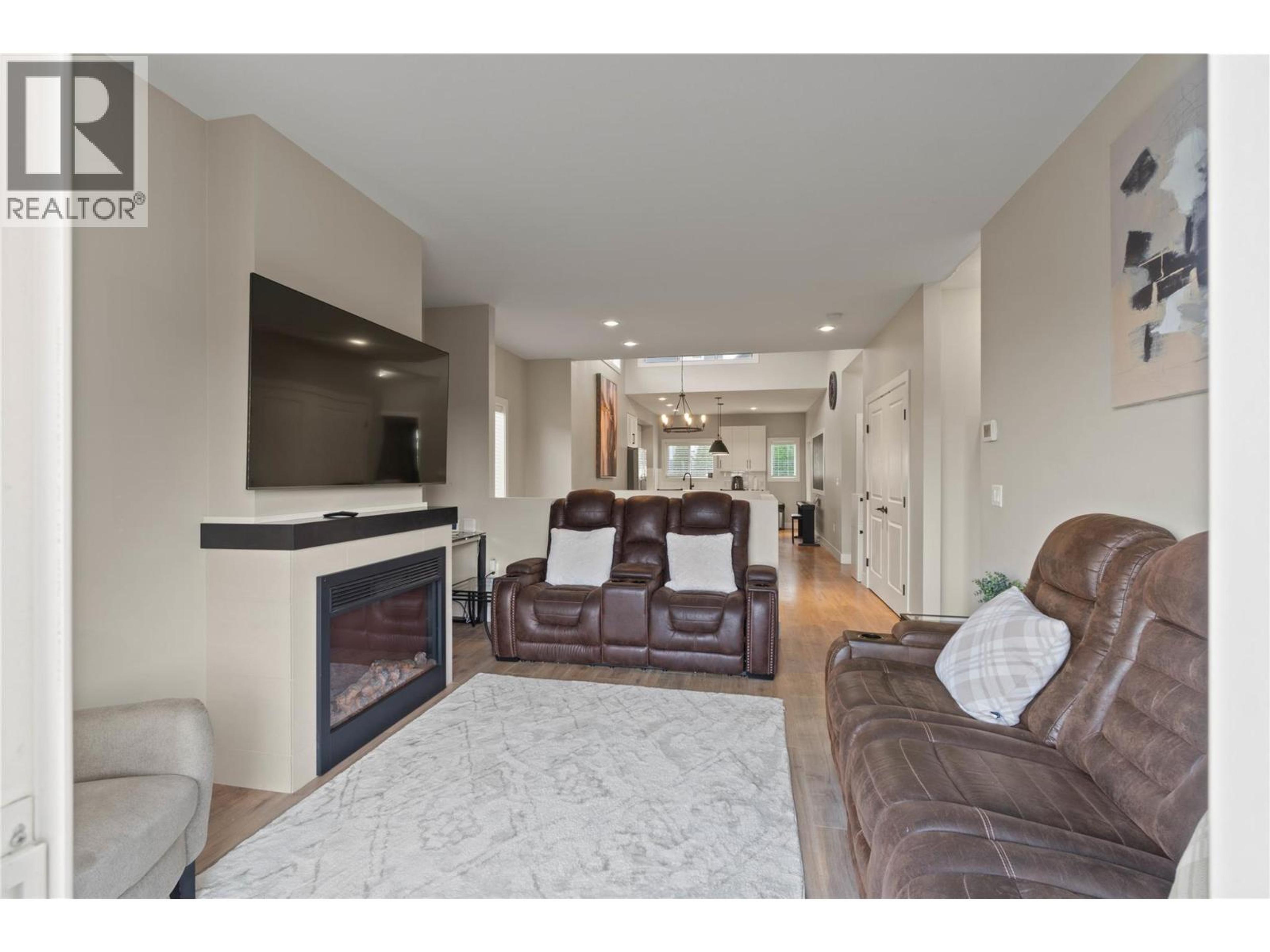 #21 2200 LINFIELD DRIVE - Image 11