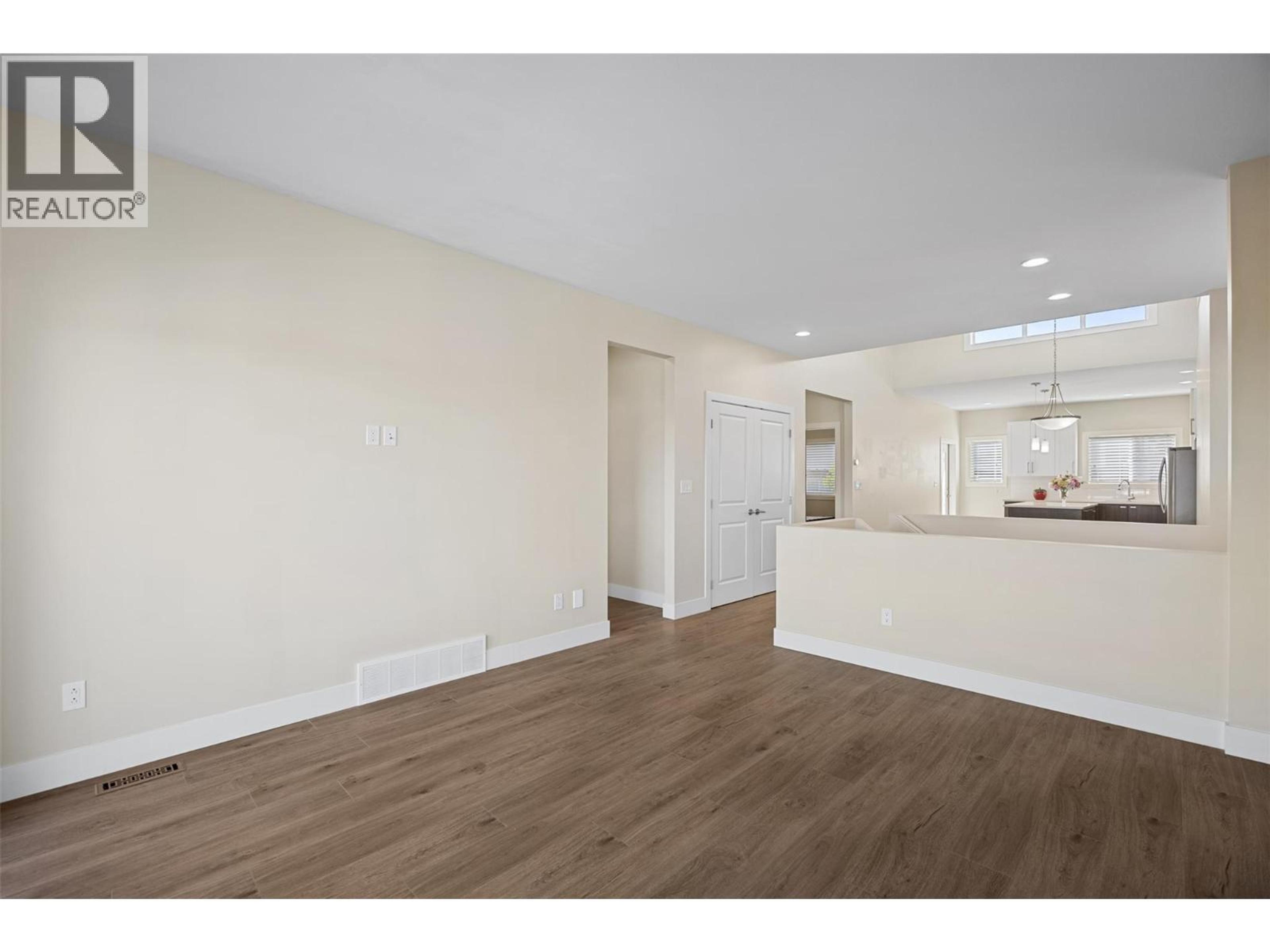 #33 2200 LINFIELD DRIVE - Image 18