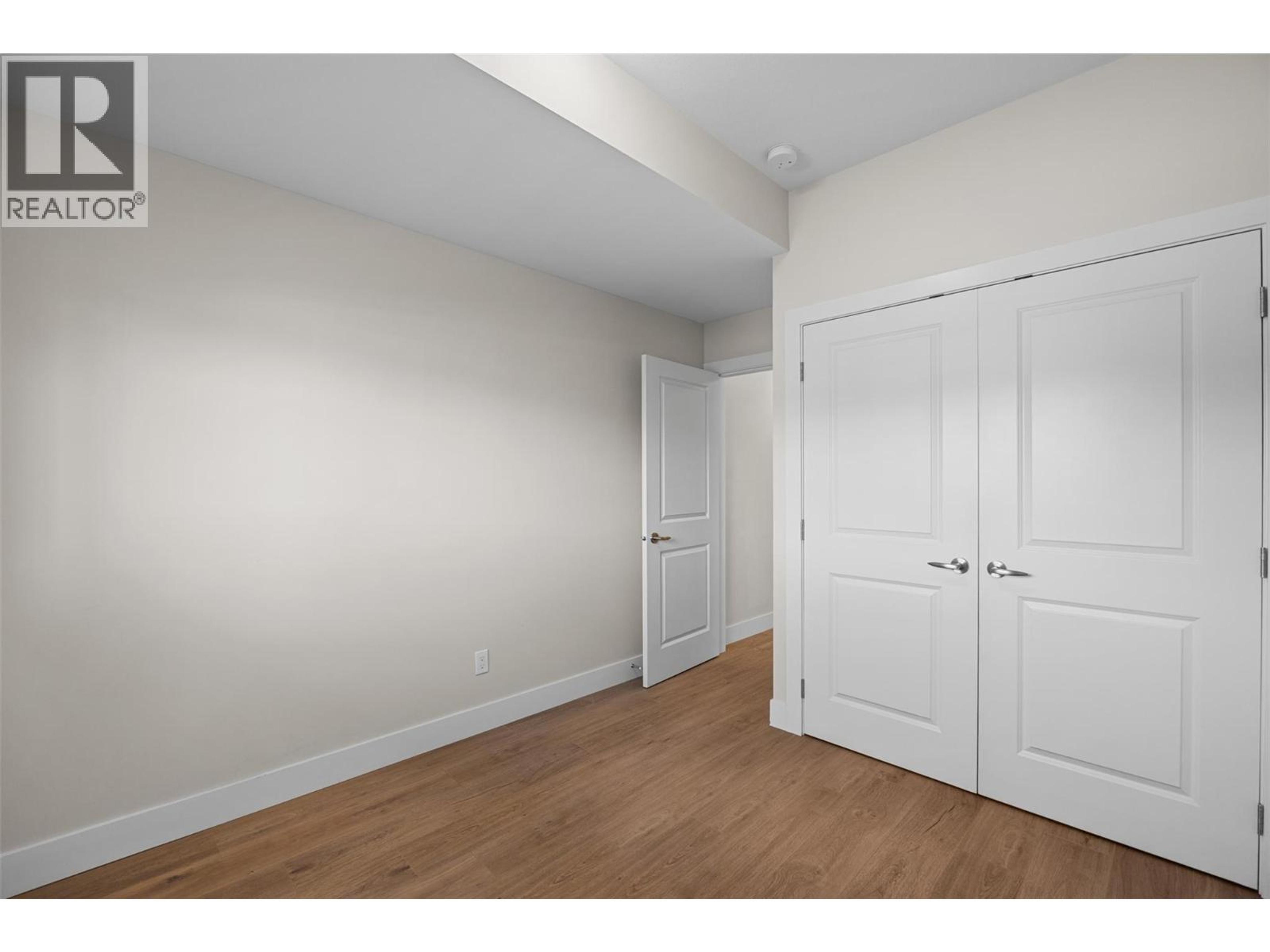 #33 2200 LINFIELD DRIVE - Image 32