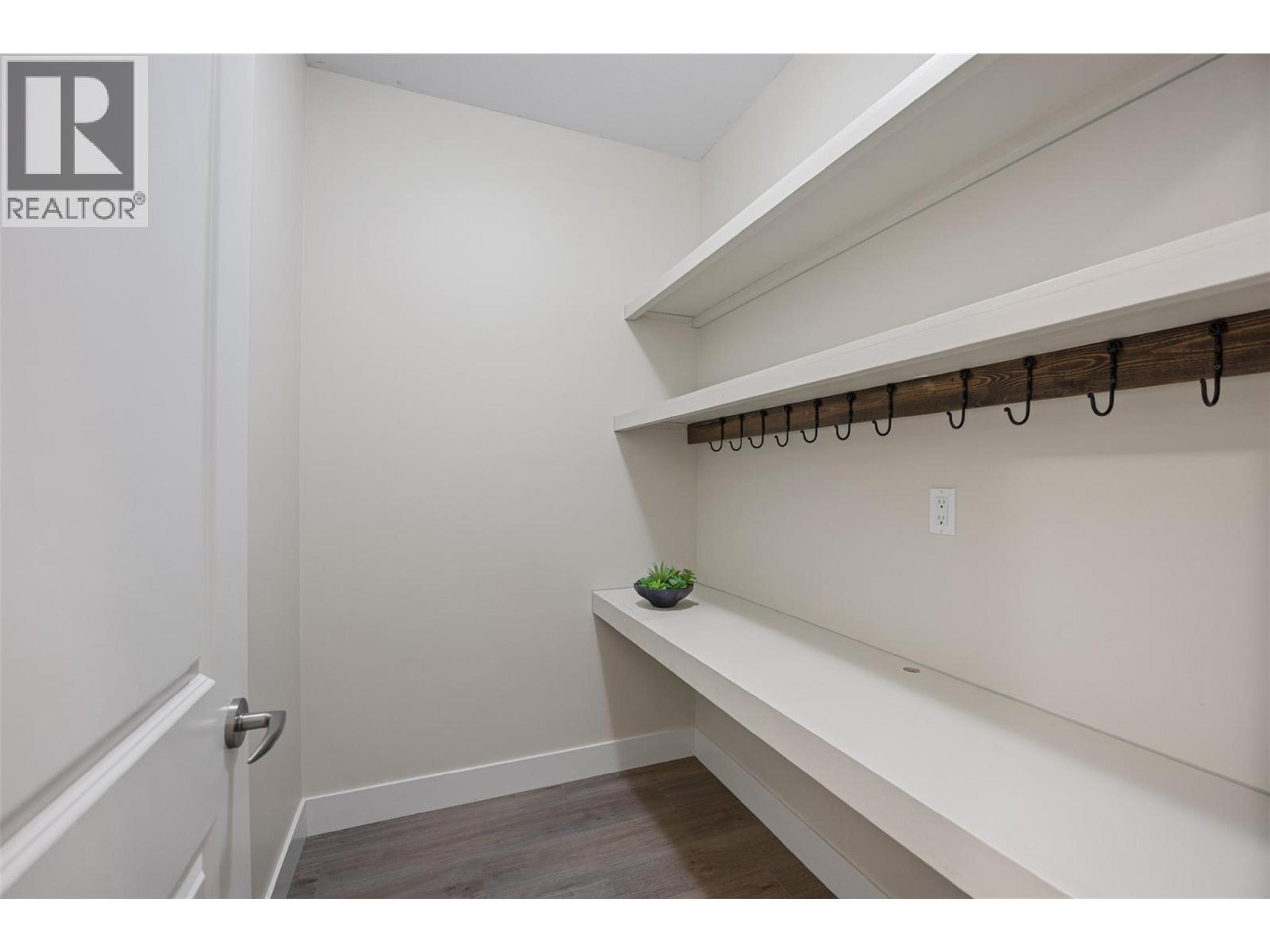 #33 2200 LINFIELD DRIVE - Image 35