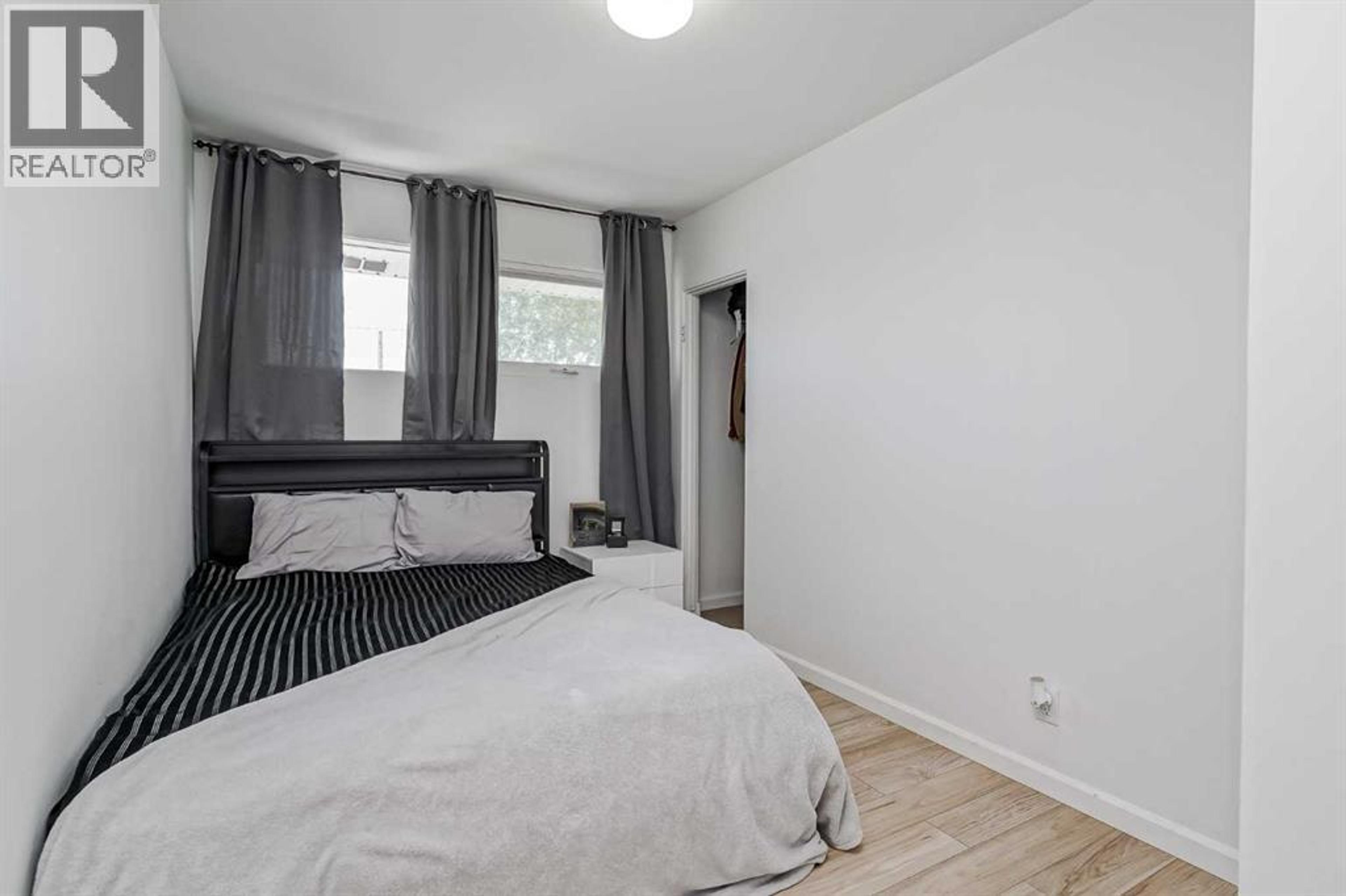 3317 6 STREET NE - Image 19