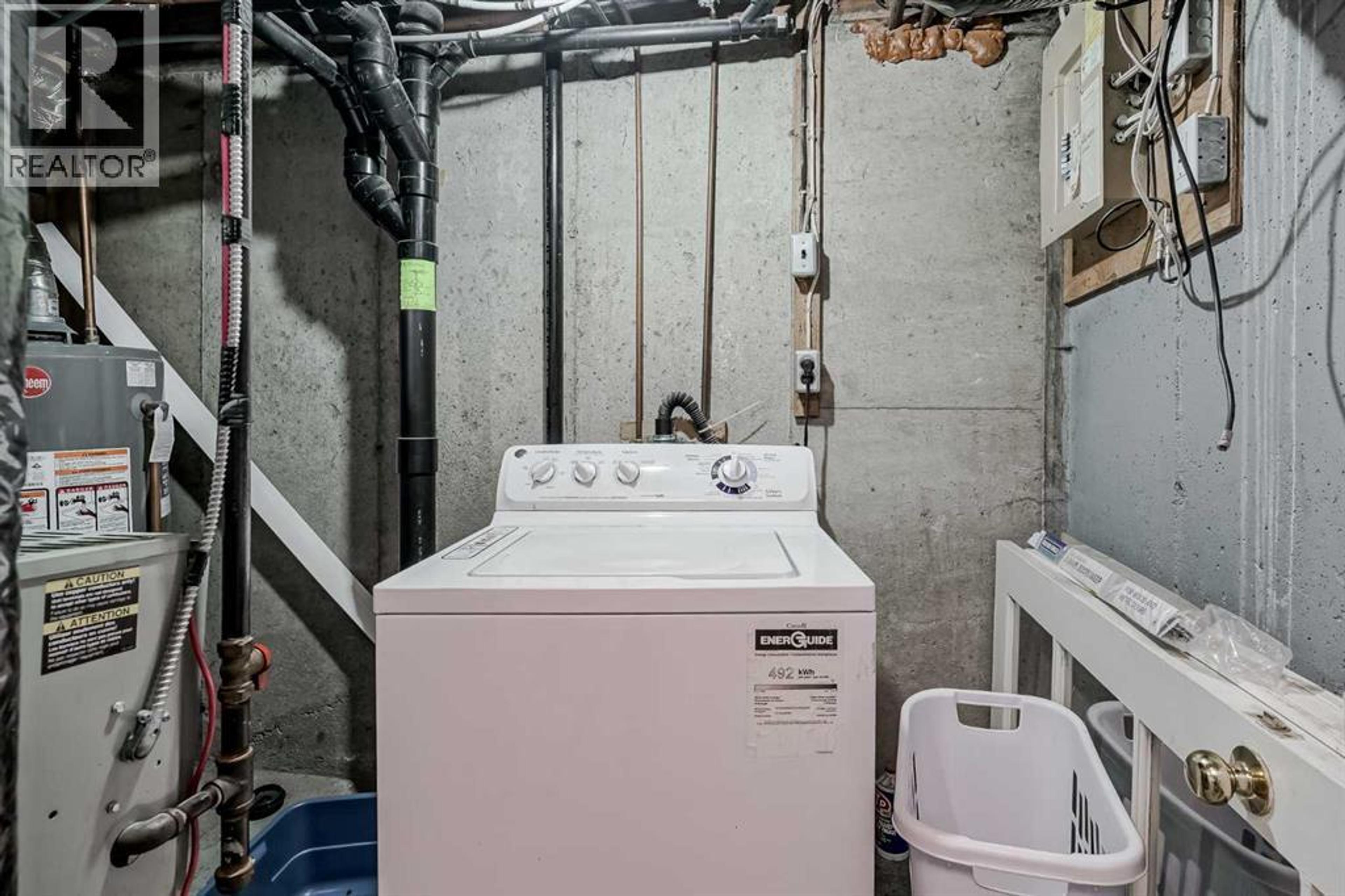 3317 6 STREET NE - Image 30