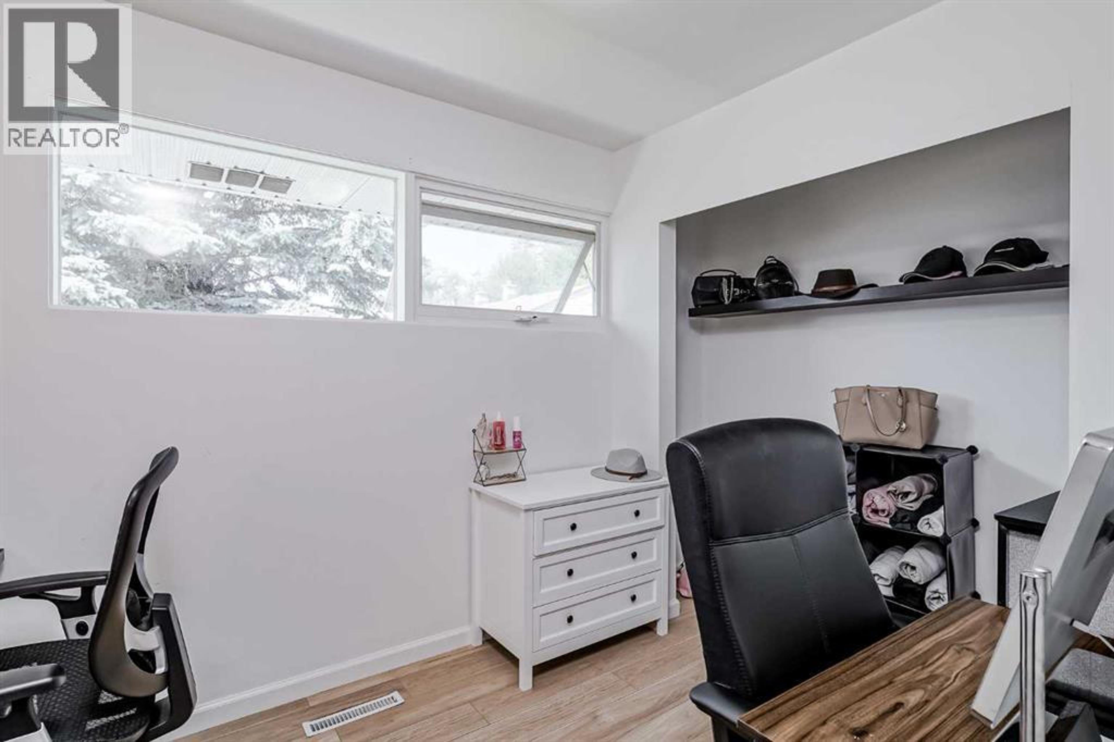 3317 6 STREET NE - Image 21