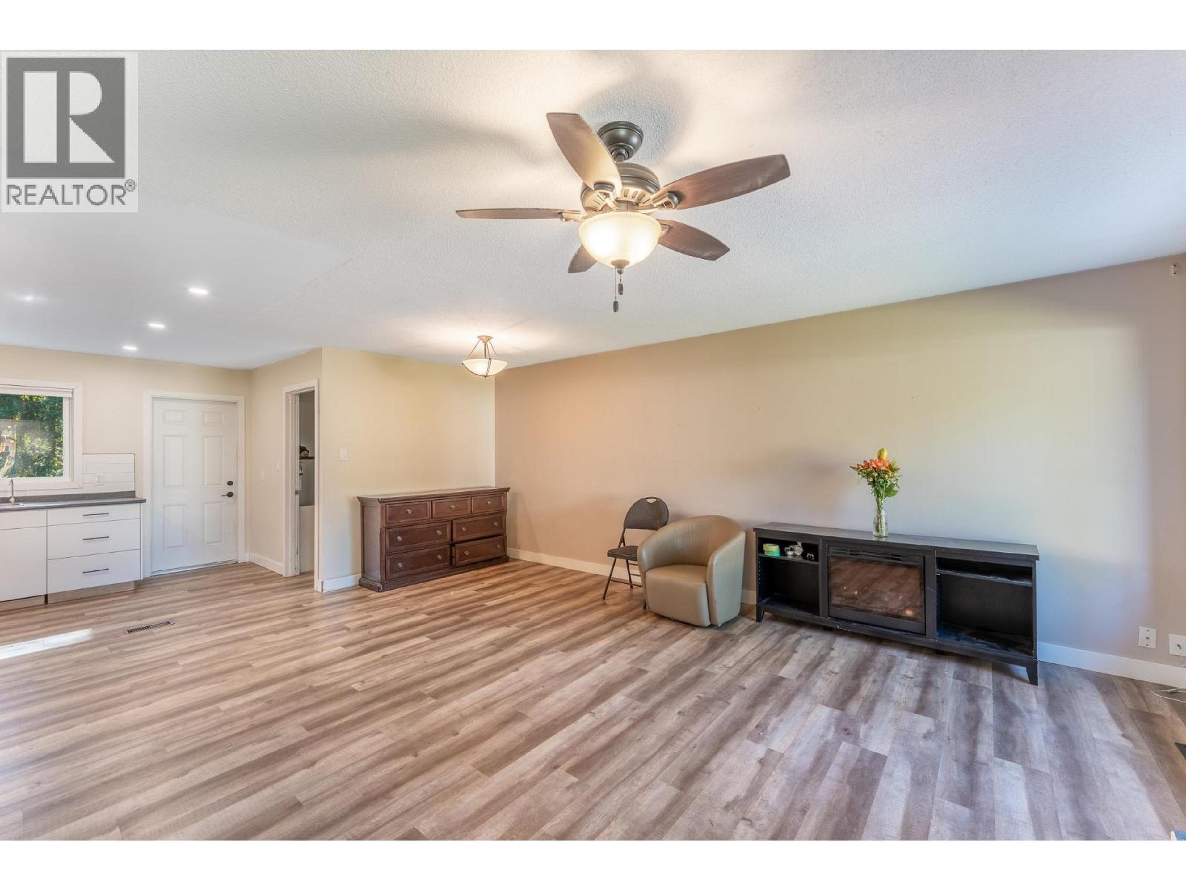2886 LANGLEY CRESCENT - Image 10