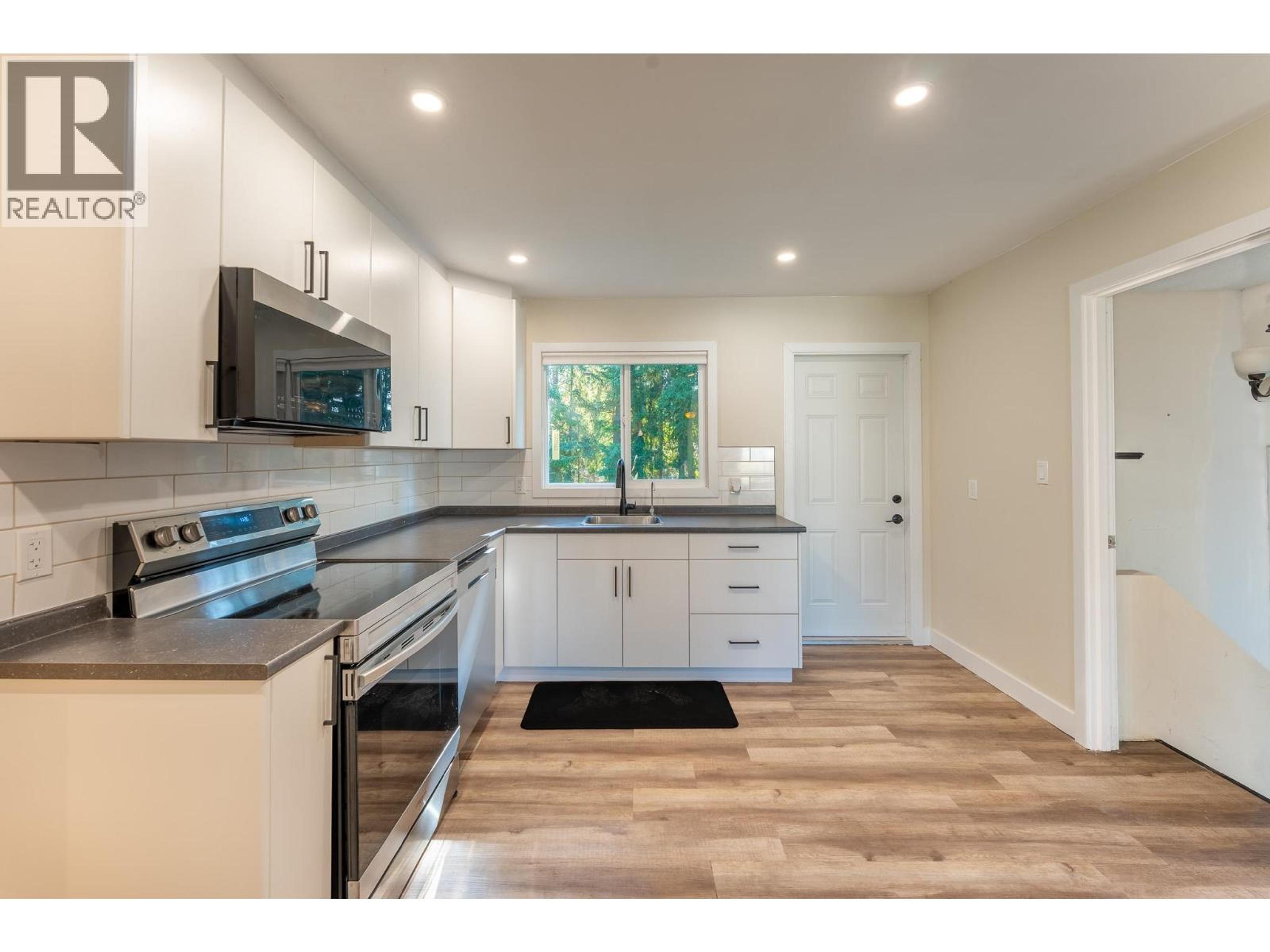 2886 LANGLEY CRESCENT - Image 5