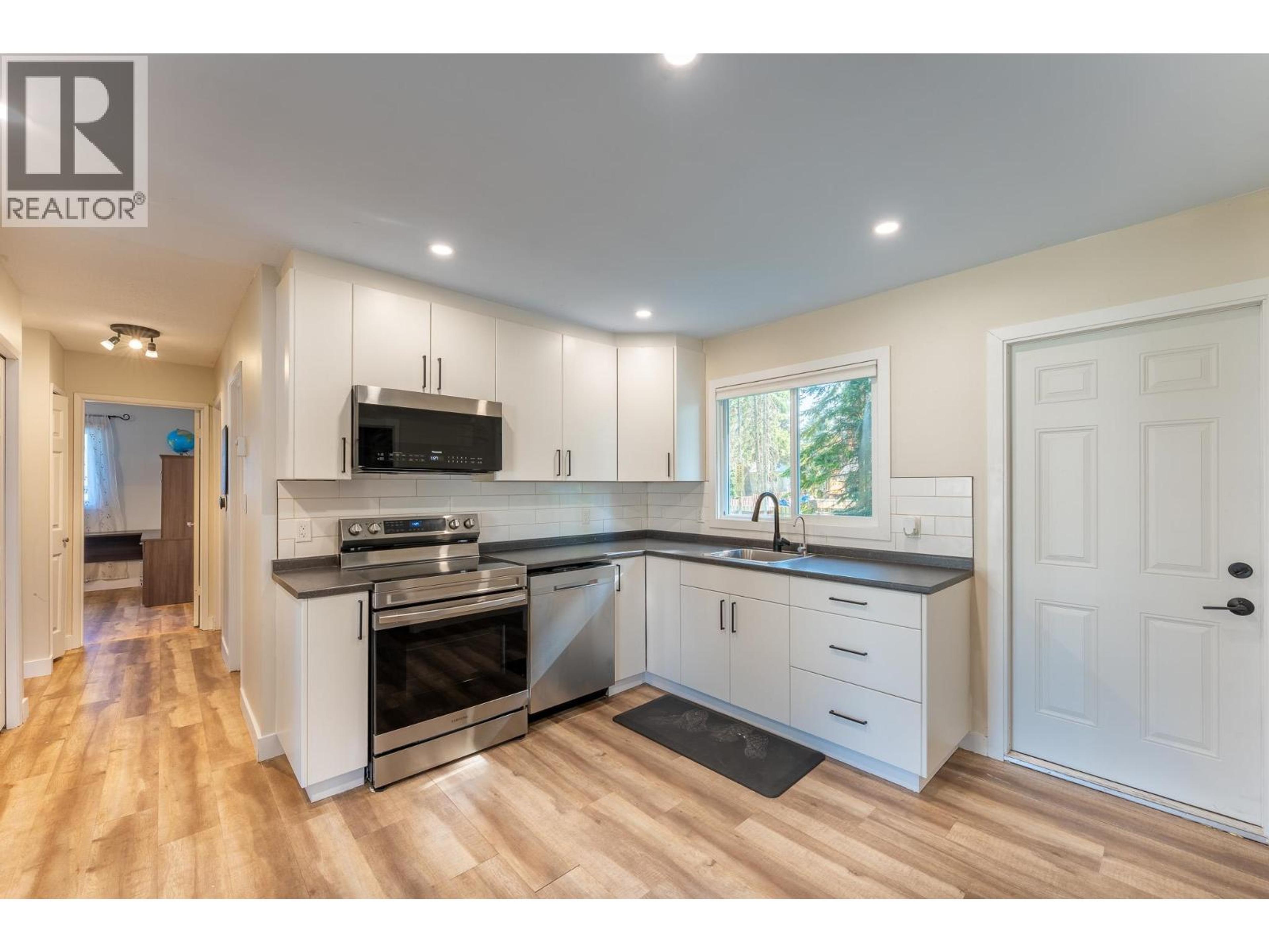 2886 LANGLEY CRESCENT - Image 6
