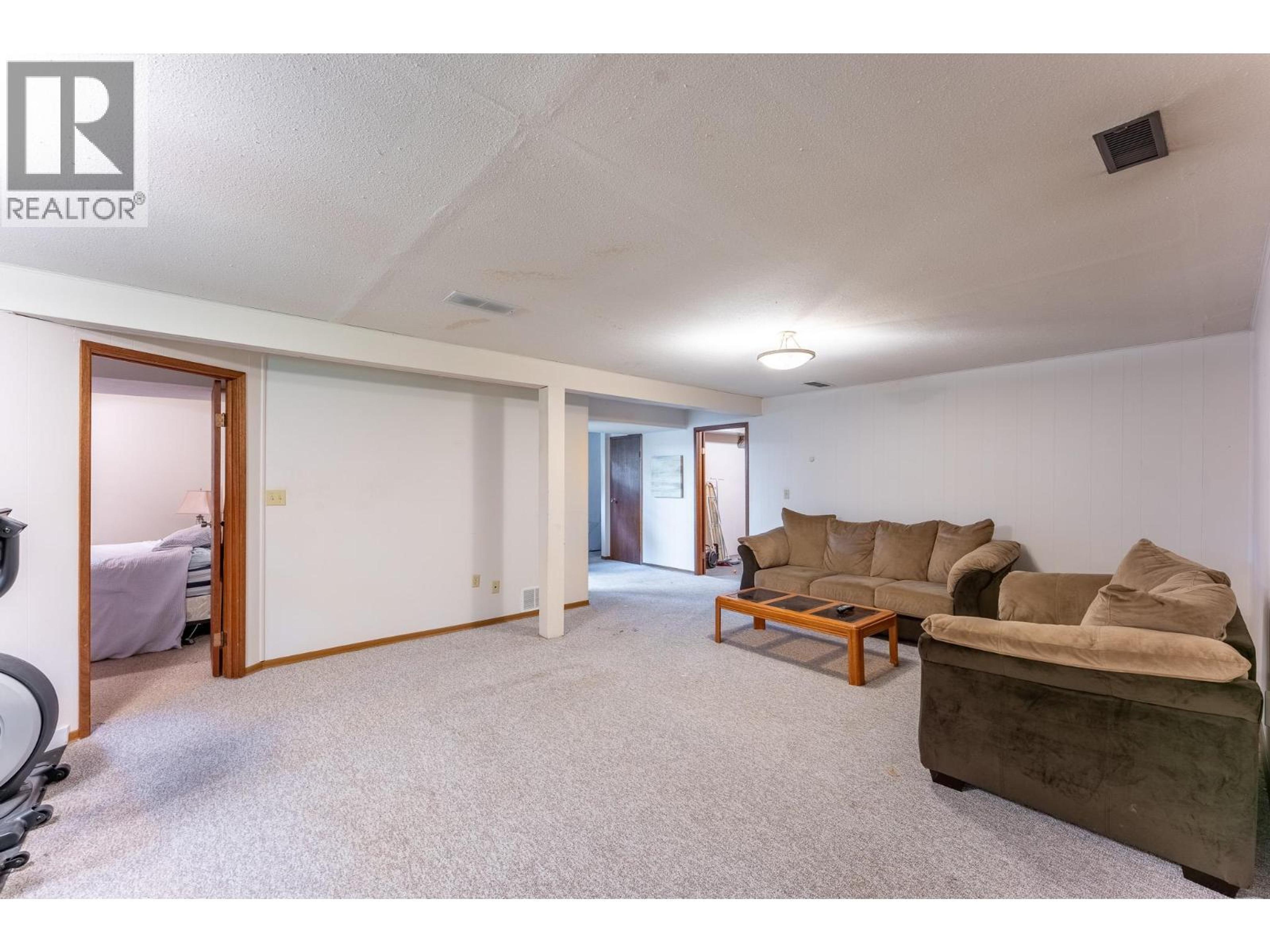 2886 LANGLEY CRESCENT - Image 19