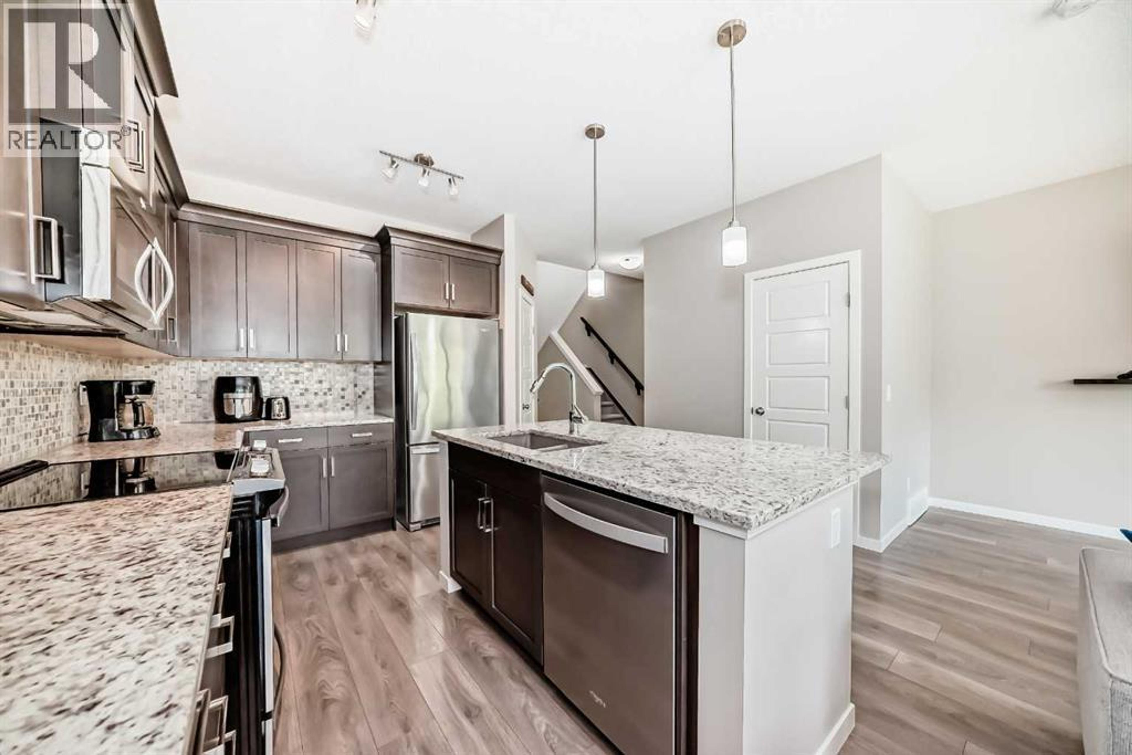 219 SUNSET POINT - Image 4