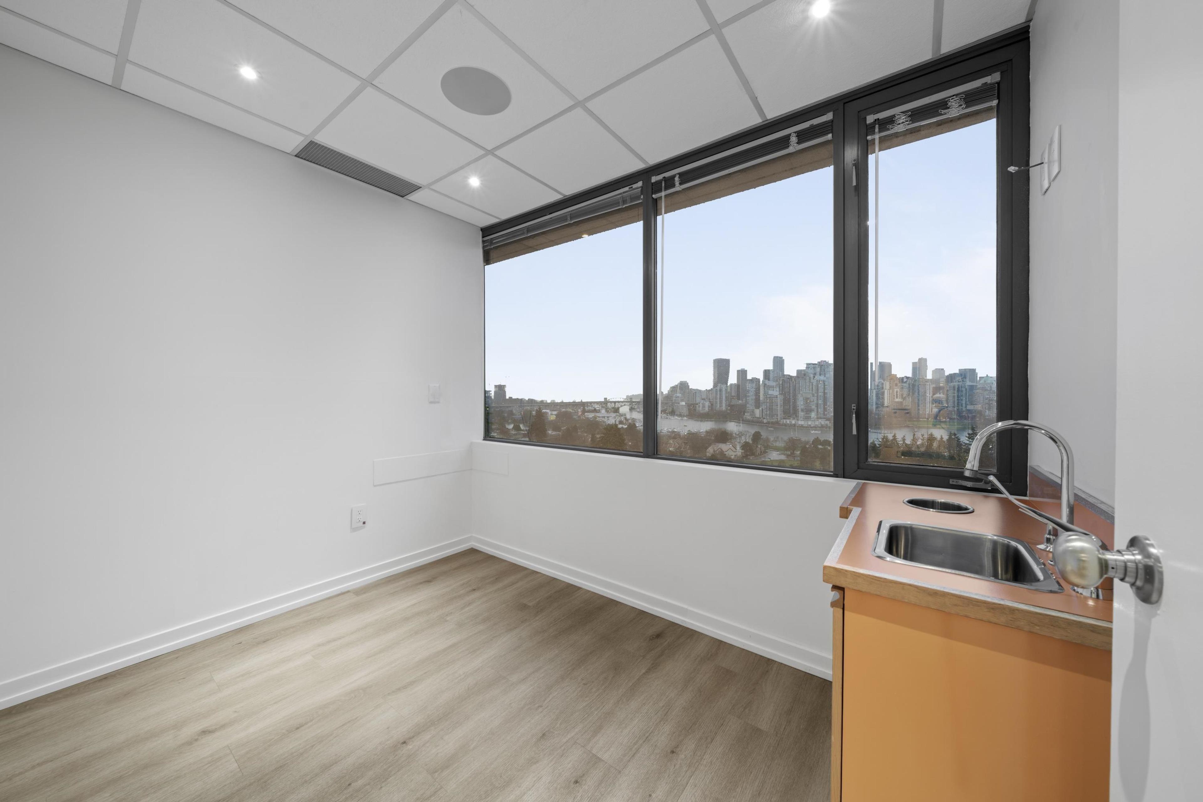 #730 943 W BROADWAY - Image 1