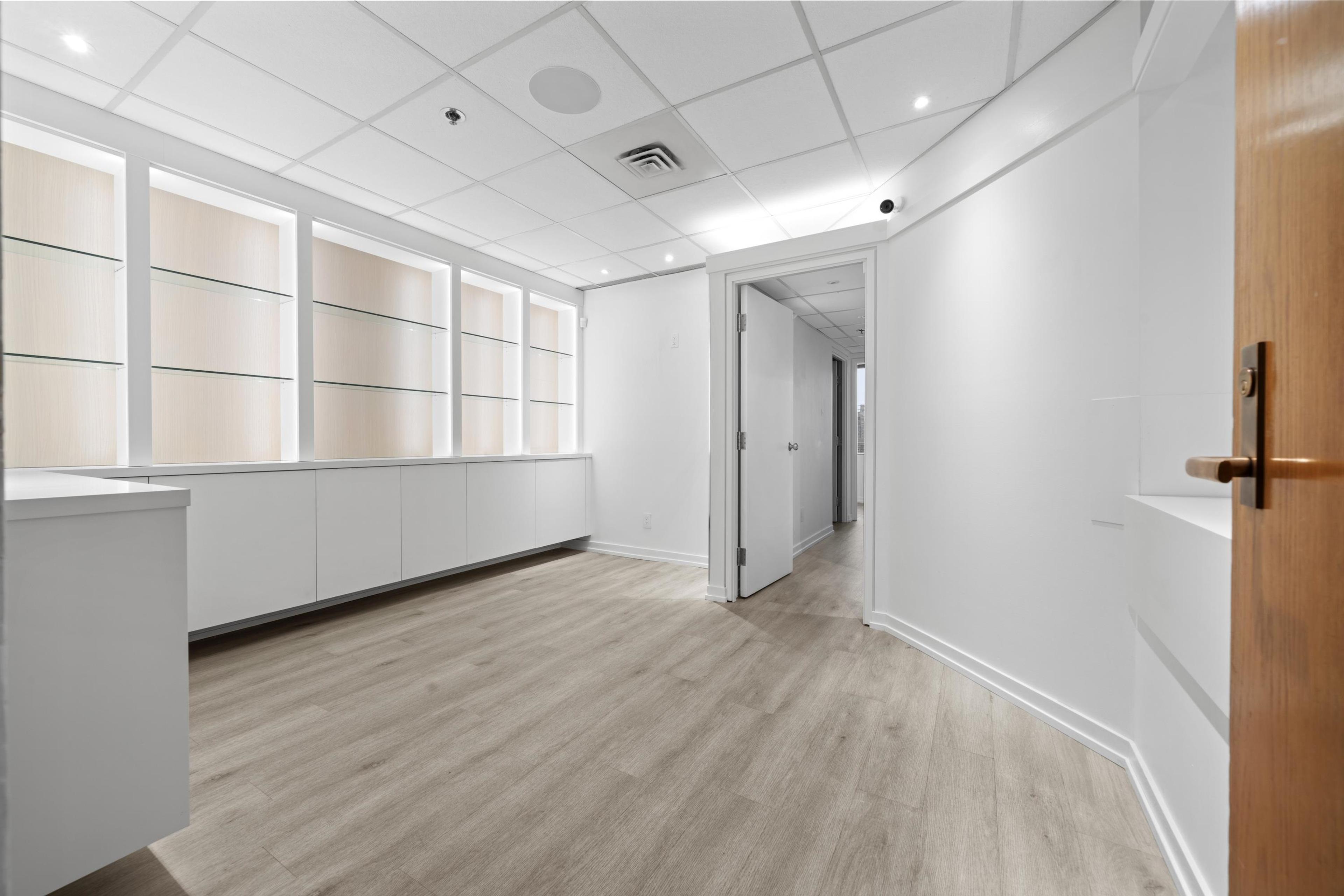 #730 943 W BROADWAY - Image 24