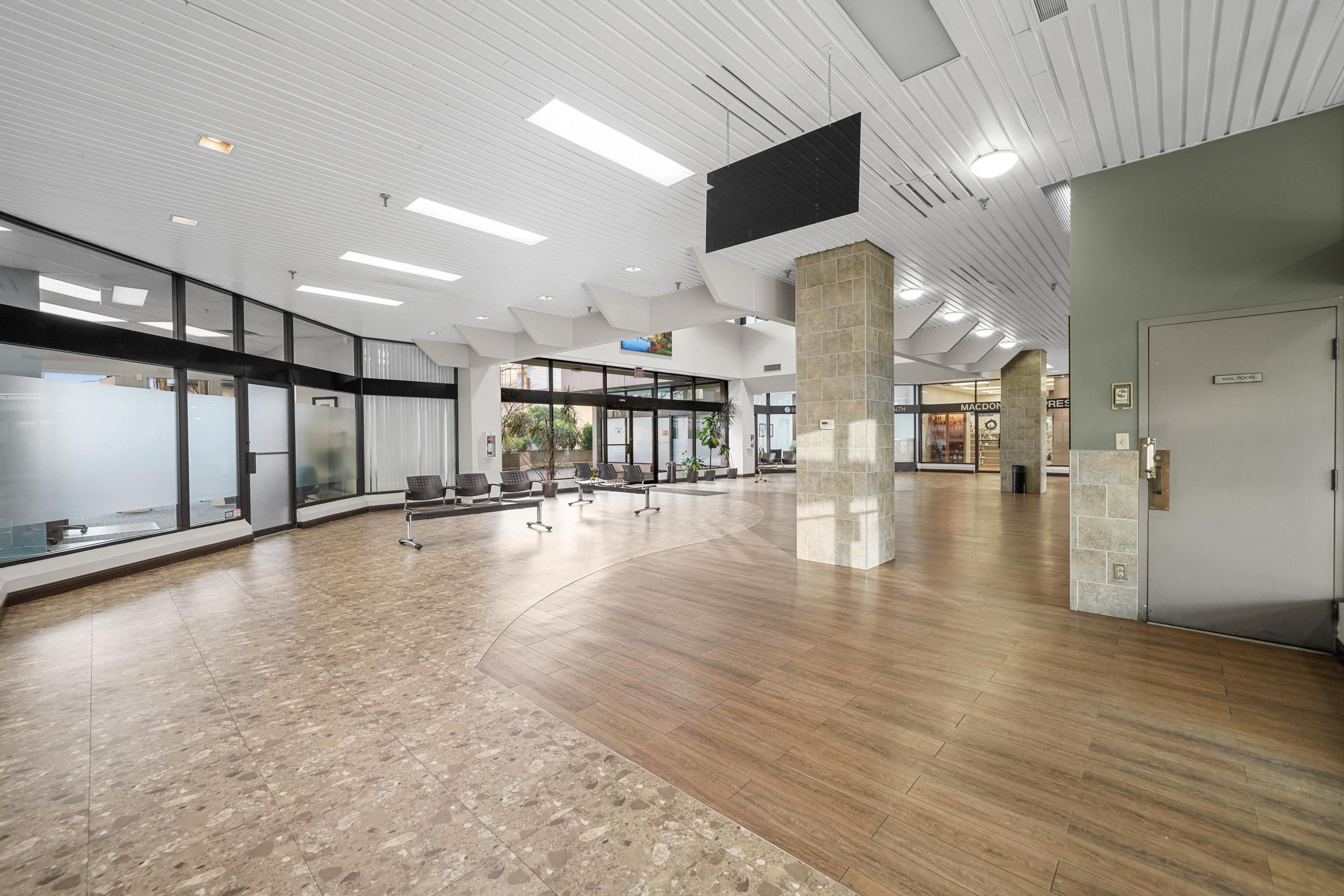 #730 943 W BROADWAY - Image 34
