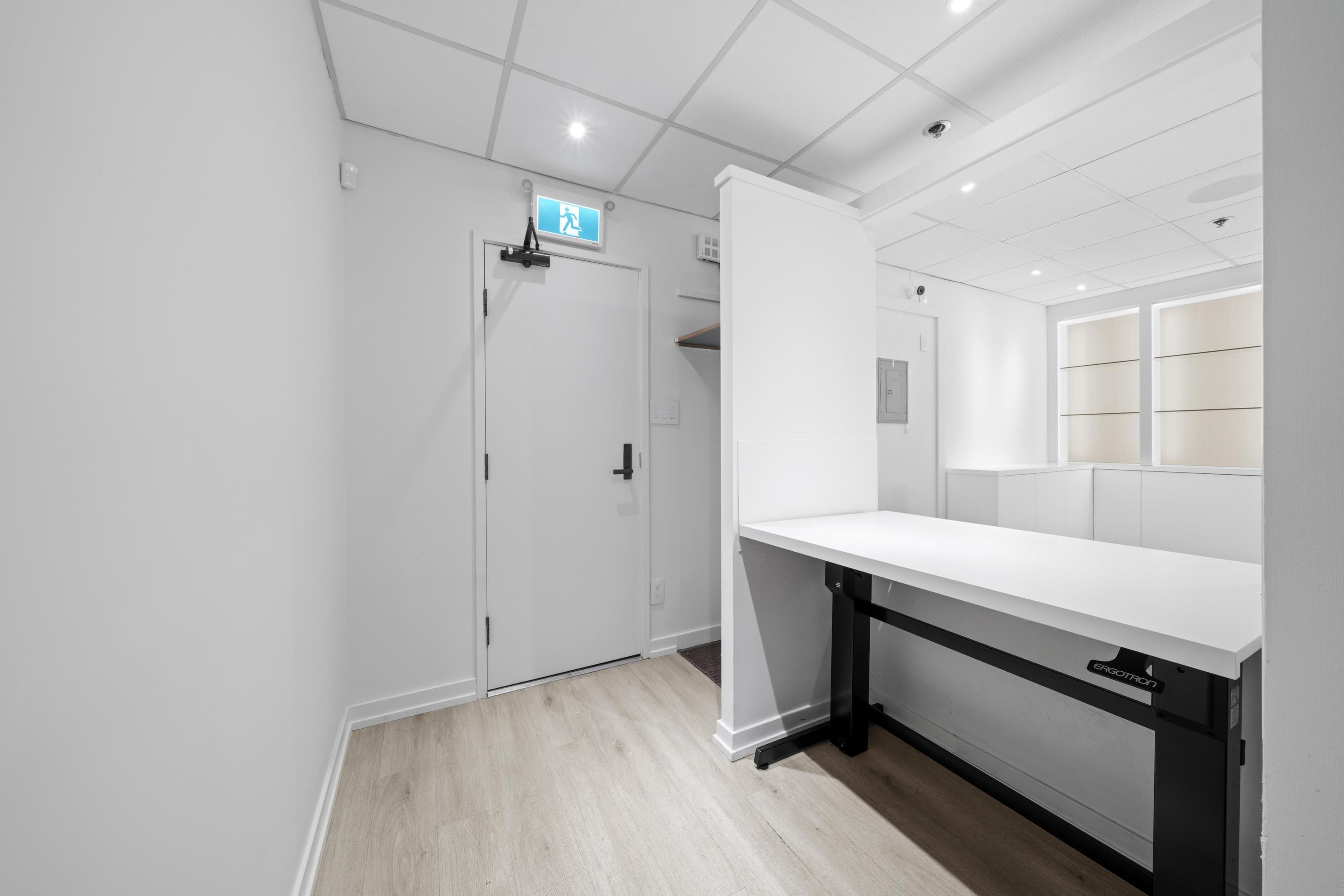 #730 943 W BROADWAY - Image 10