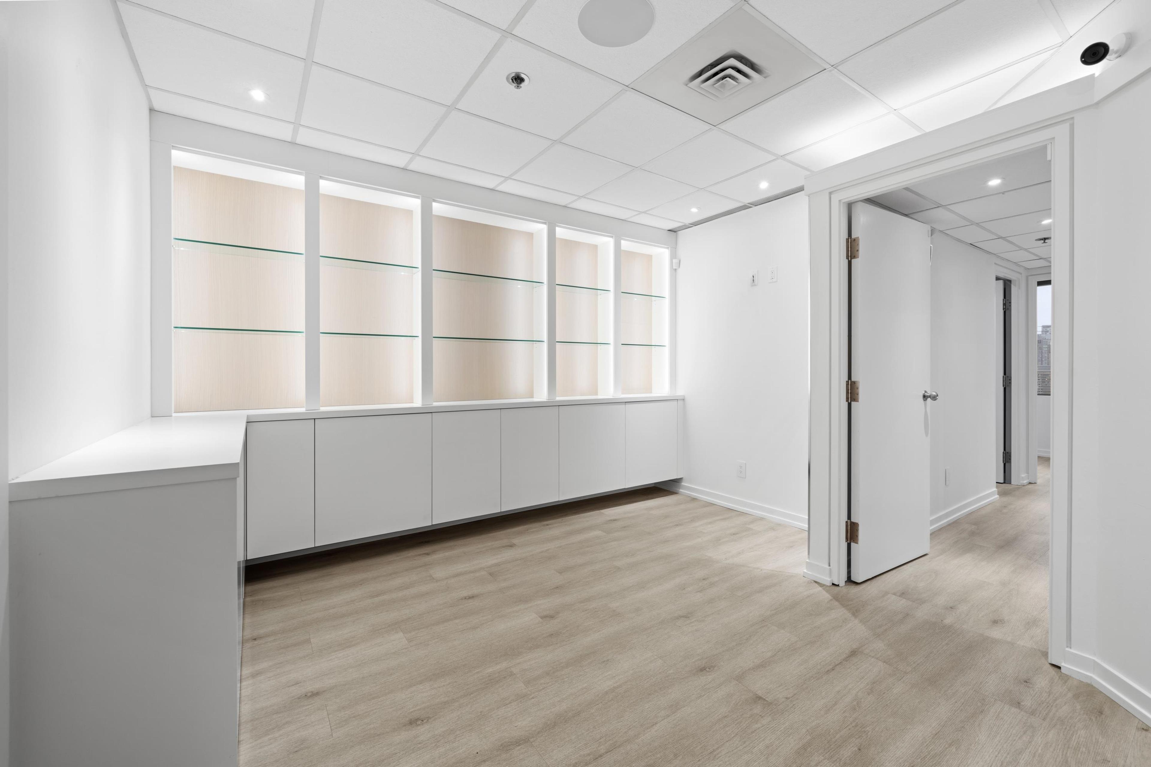 #730 943 W BROADWAY - Image 14