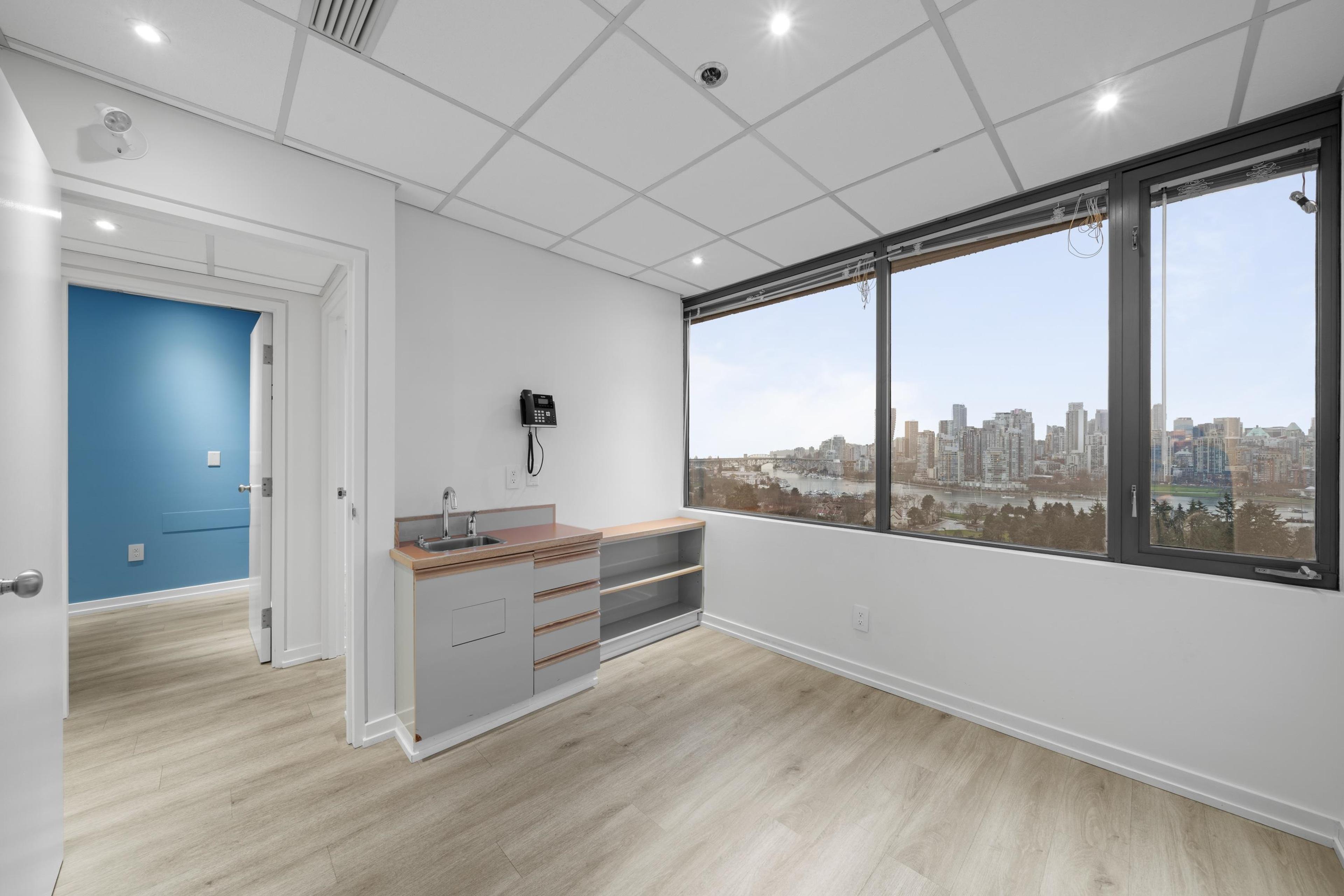 #730 943 W BROADWAY - Image 4