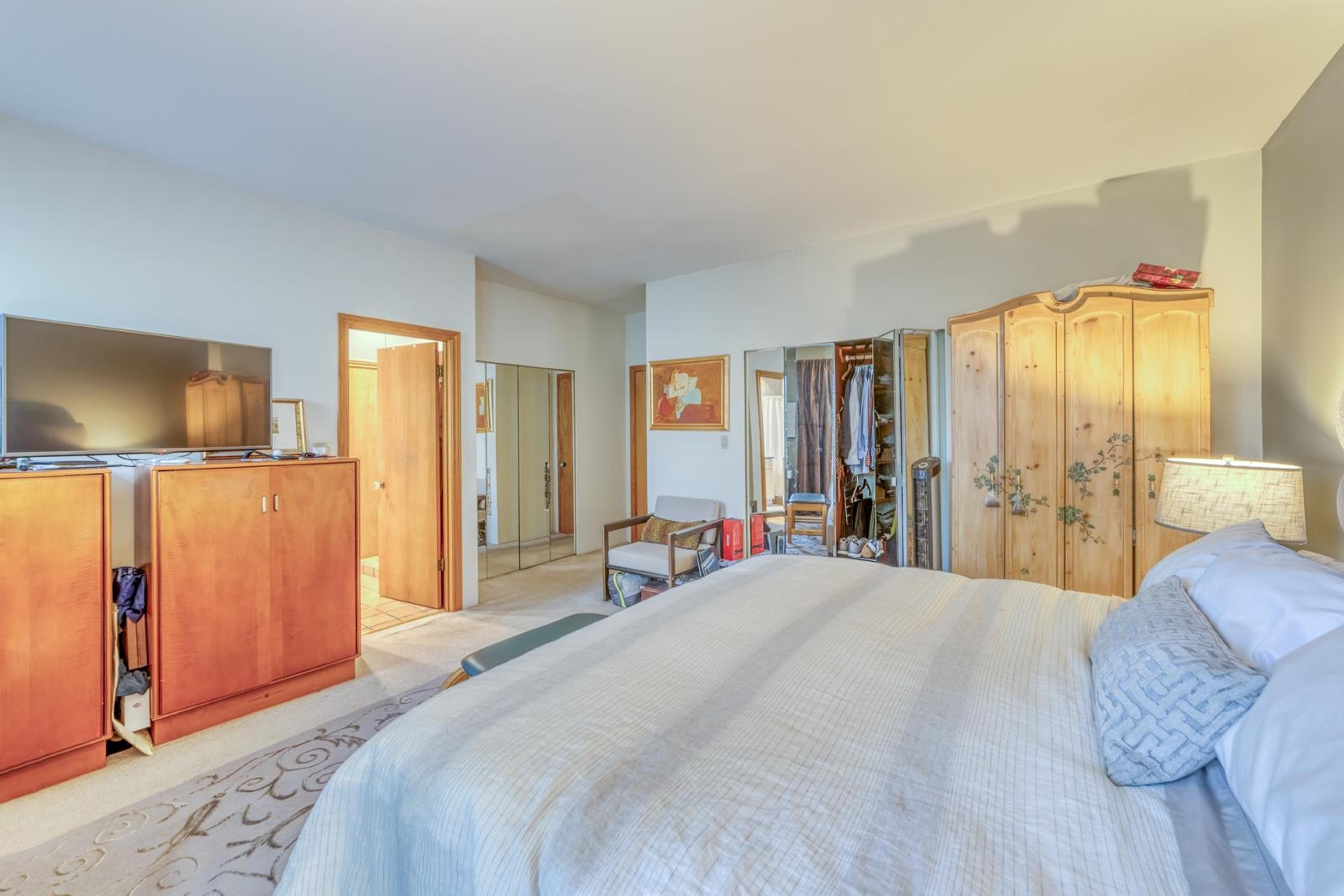 1546 W 12TH AVENUE - Image 13