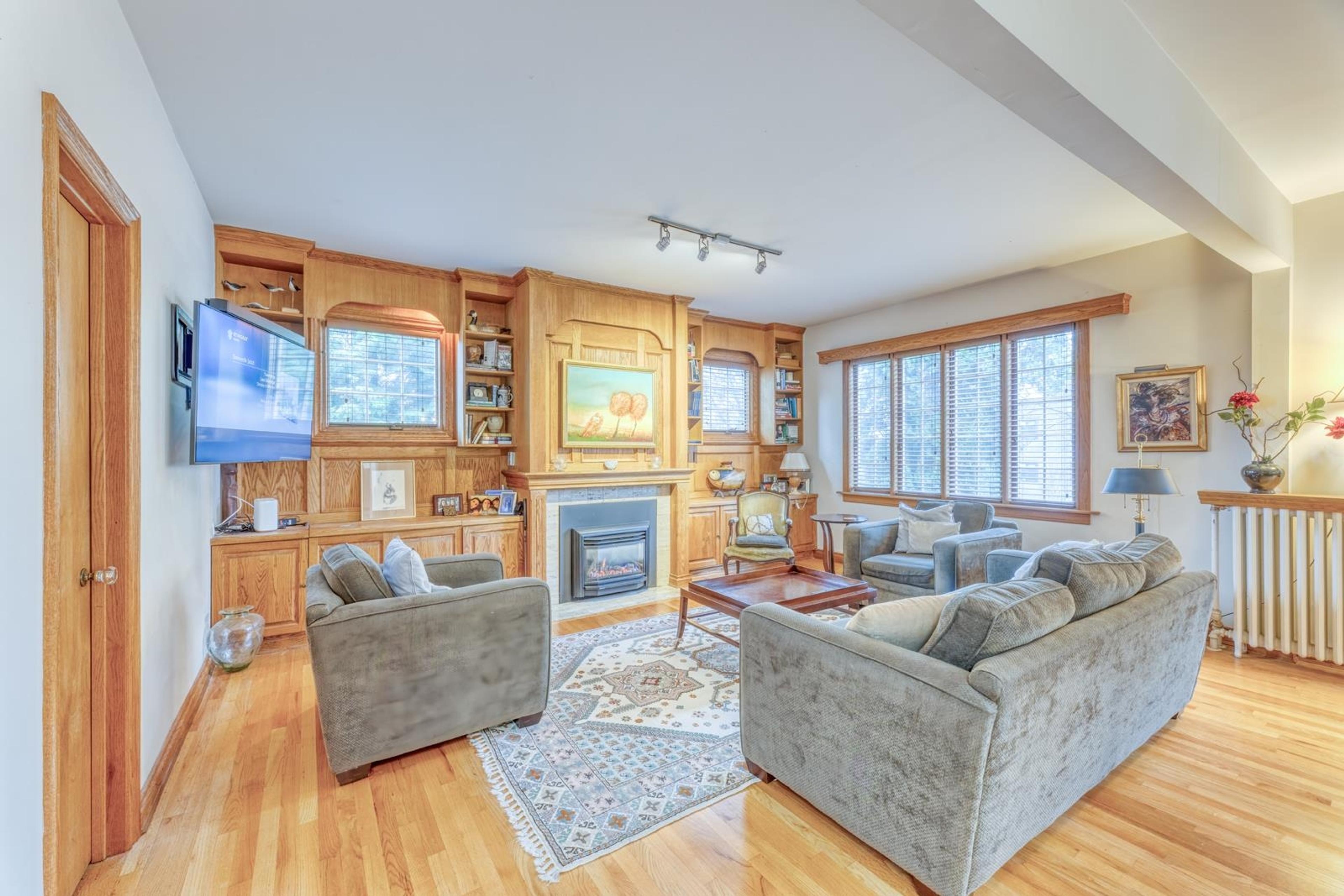 1546 W 12TH AVENUE - Image 17