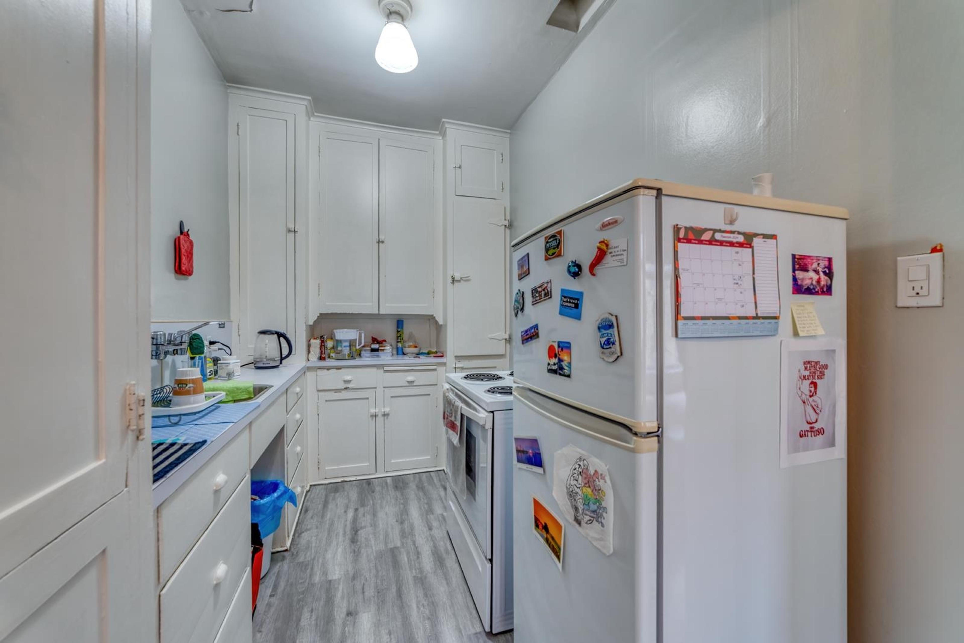 1546 W 12TH AVENUE - Image 9