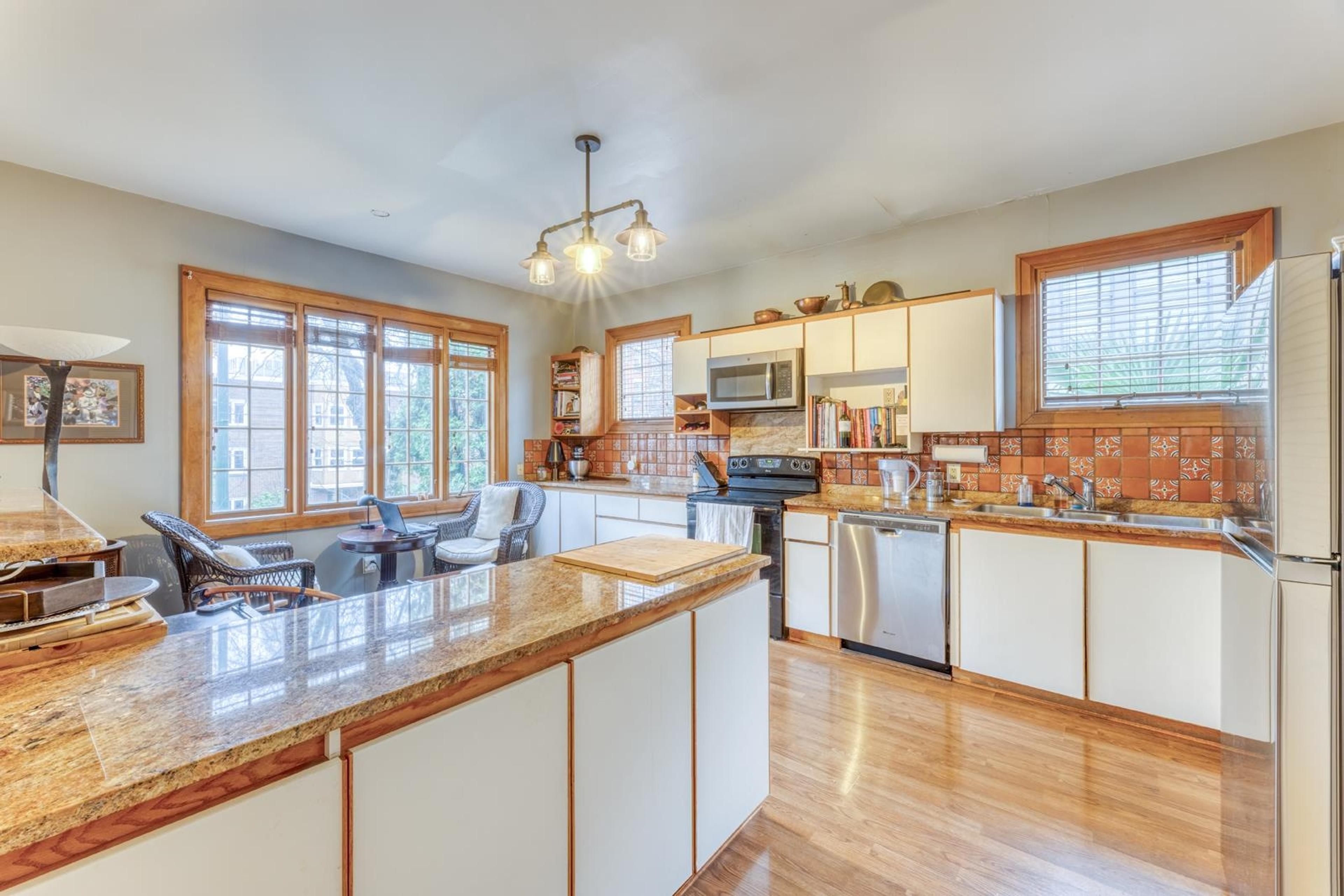 1546 W 12TH AVENUE - Image 15