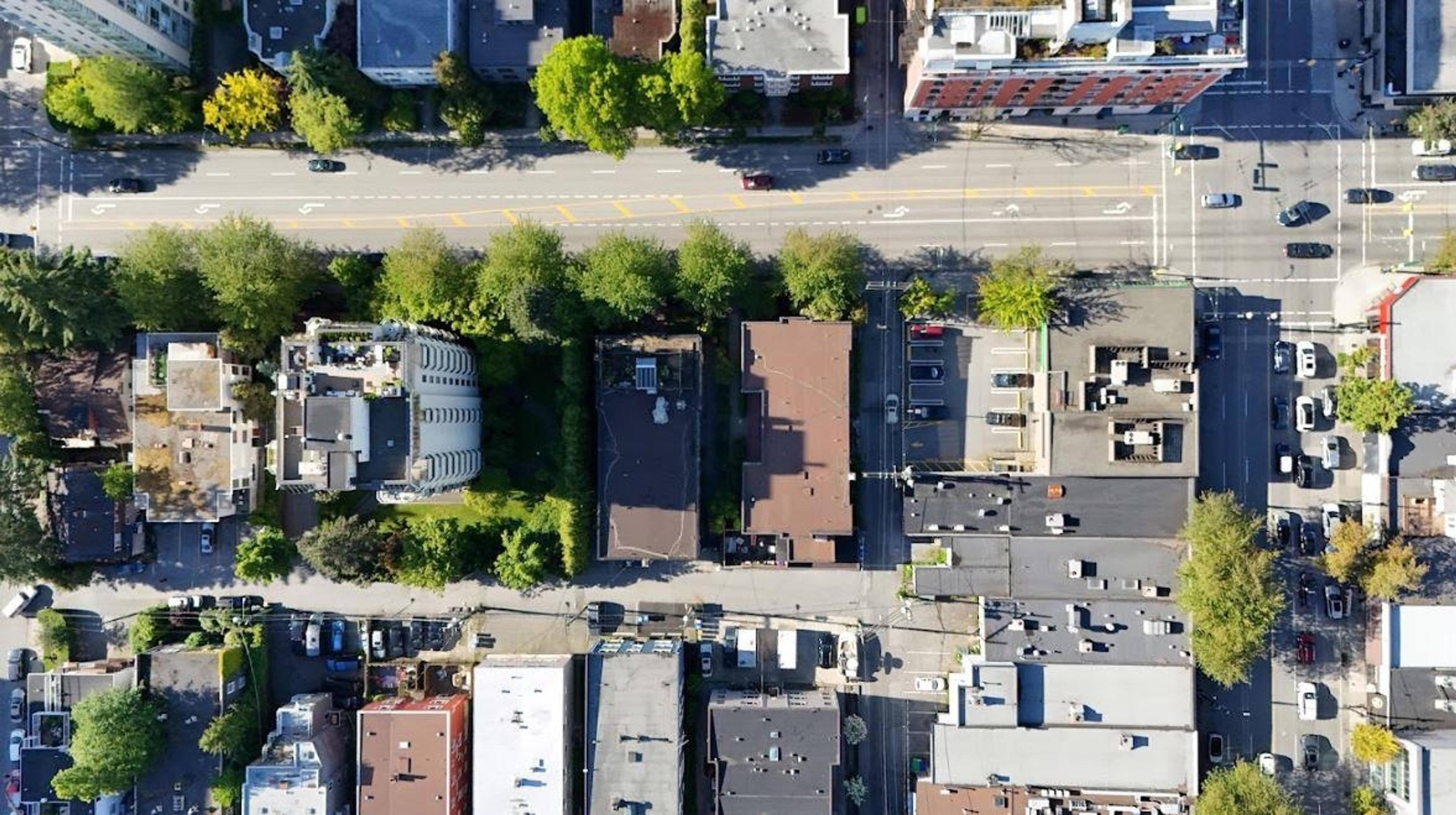 1546 W 12TH AVENUE - Image 4