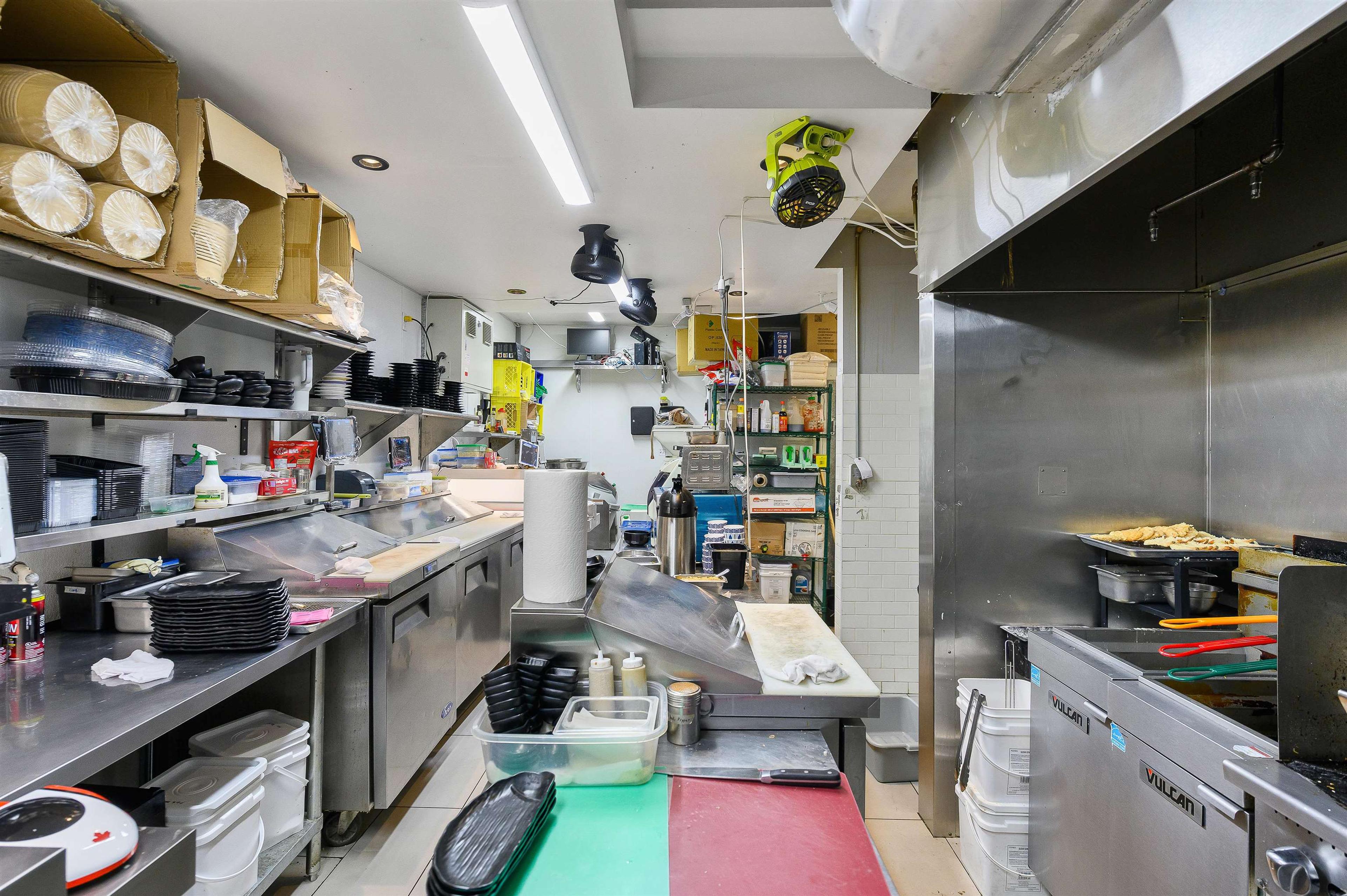 1047 DENMAN STREET - Image 17