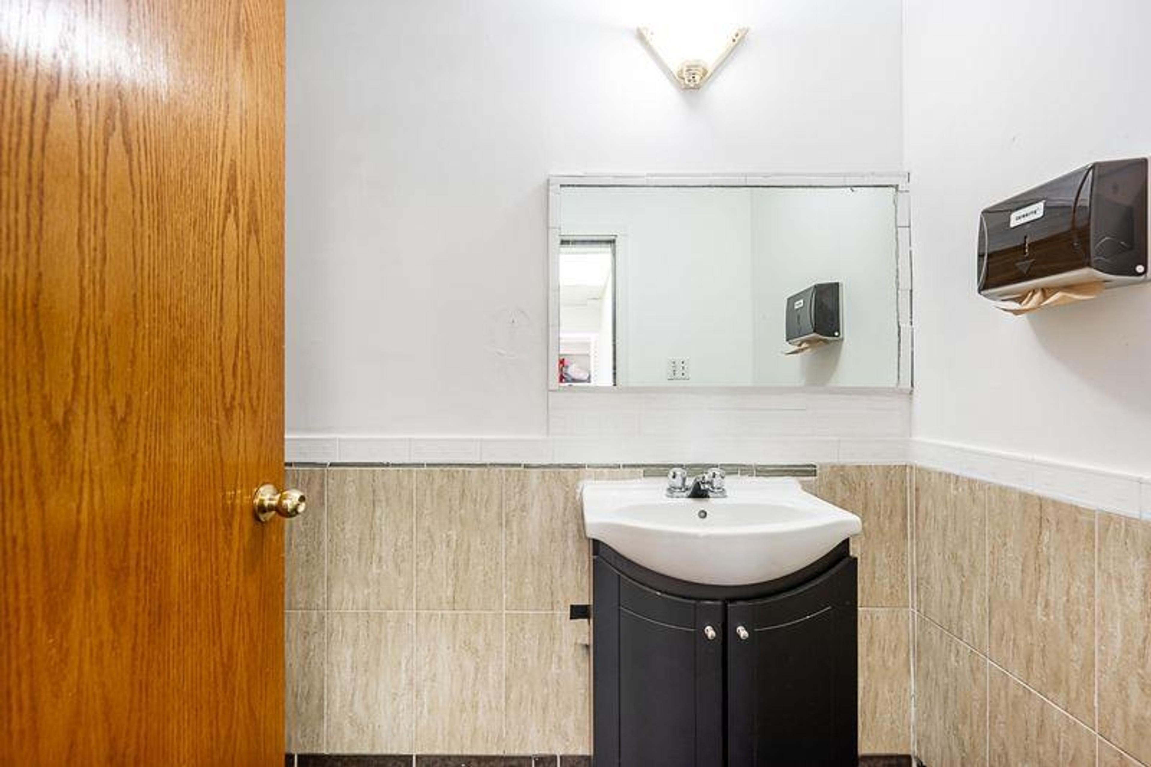 3947 KNIGHT STREET - Image 33
