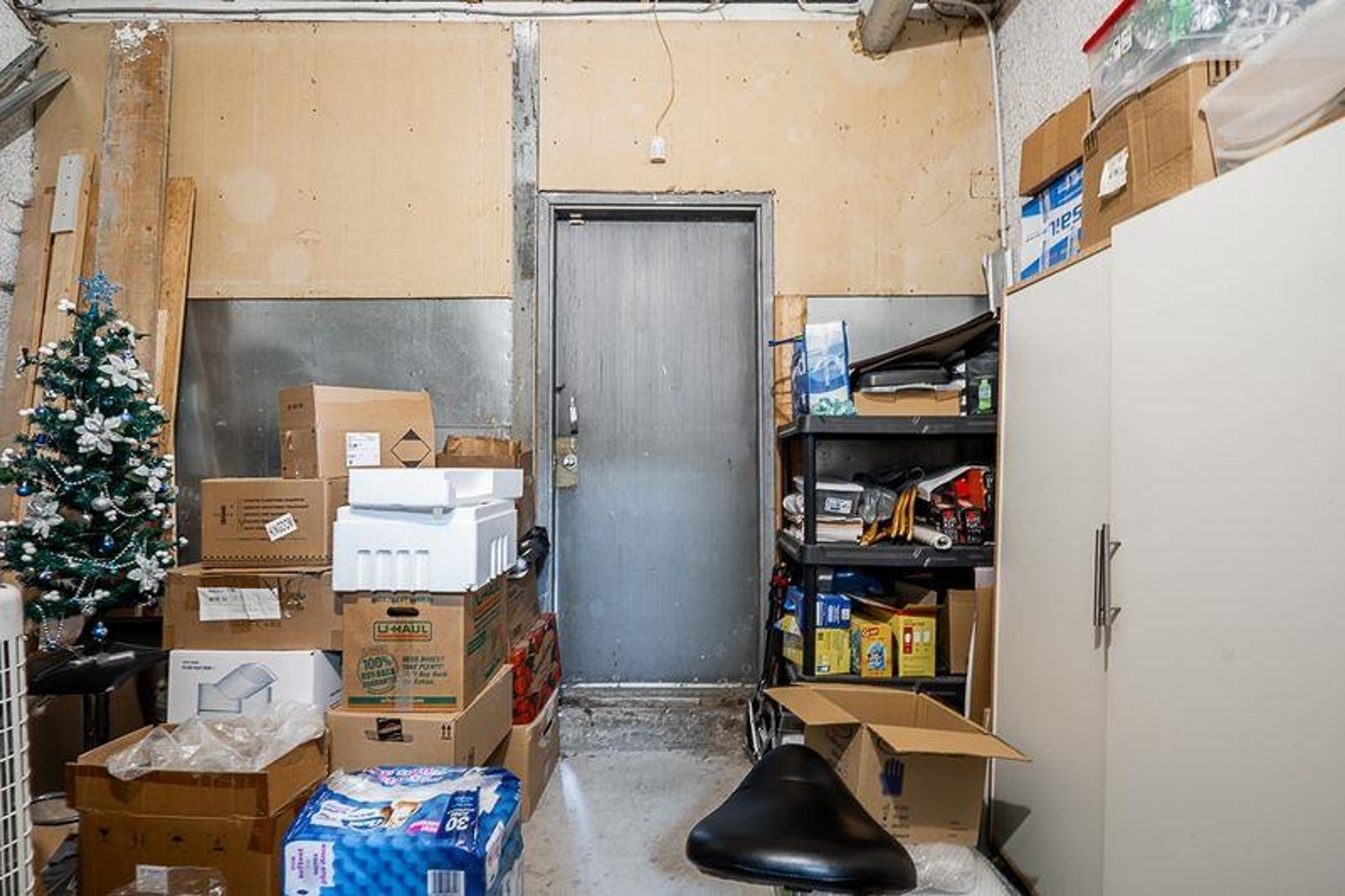 3947 KNIGHT STREET - Image 25
