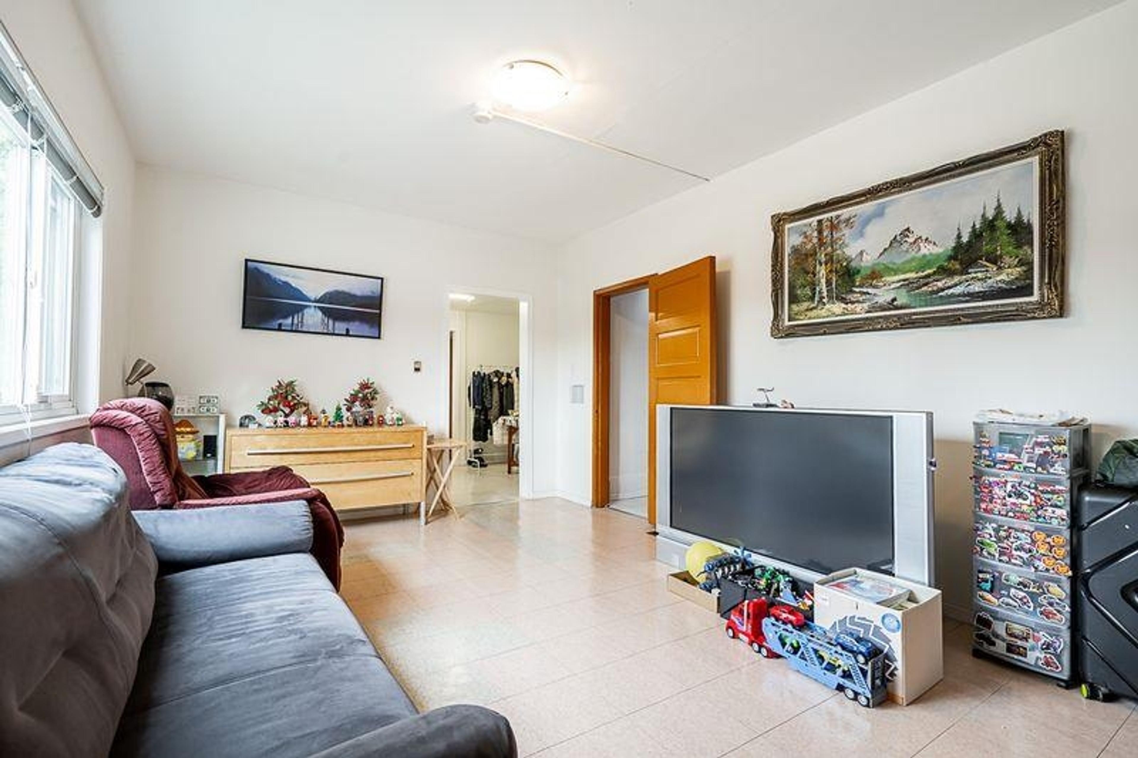 3947 KNIGHT STREET - Image 5