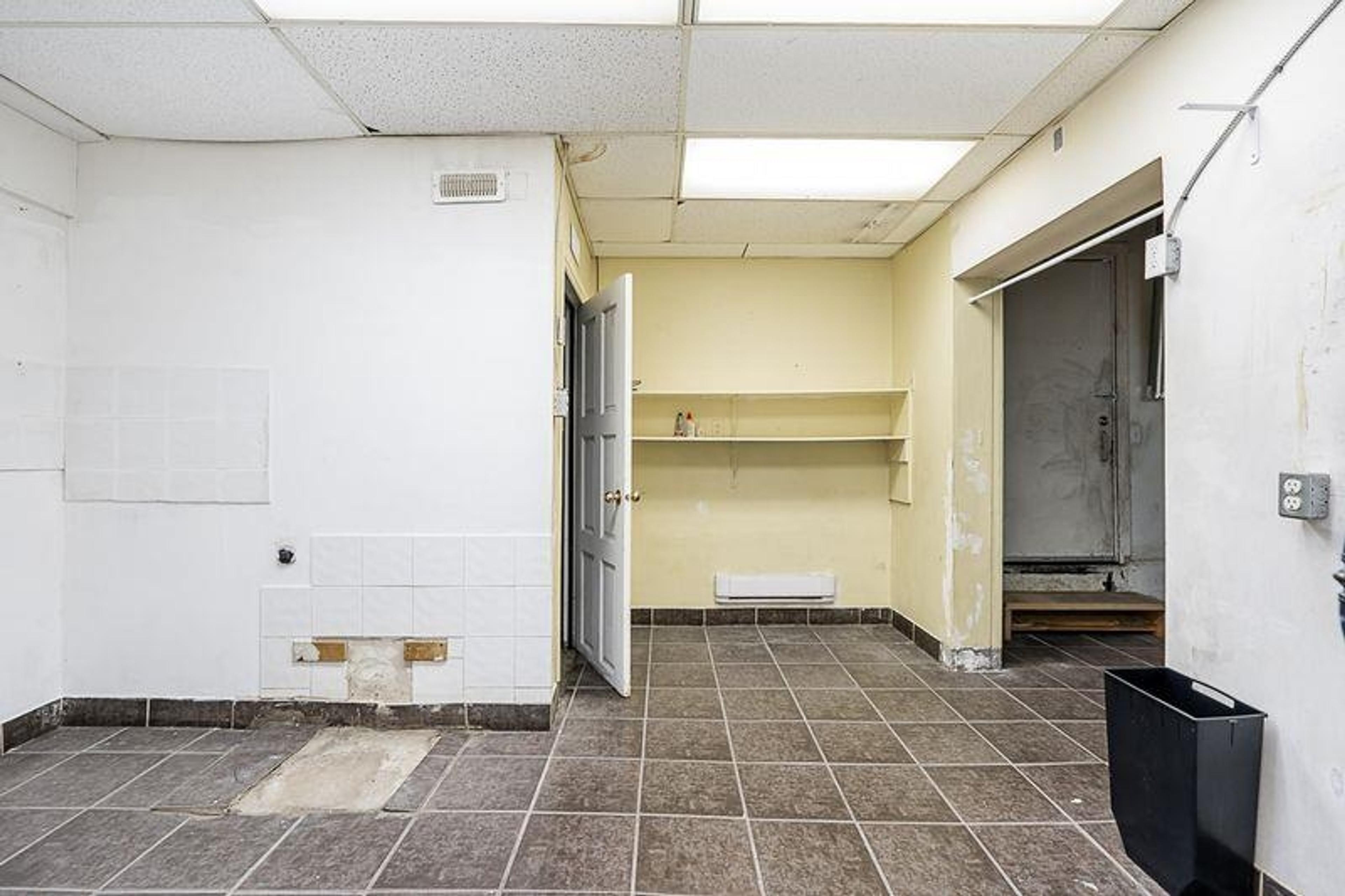 3947 KNIGHT STREET - Image 30