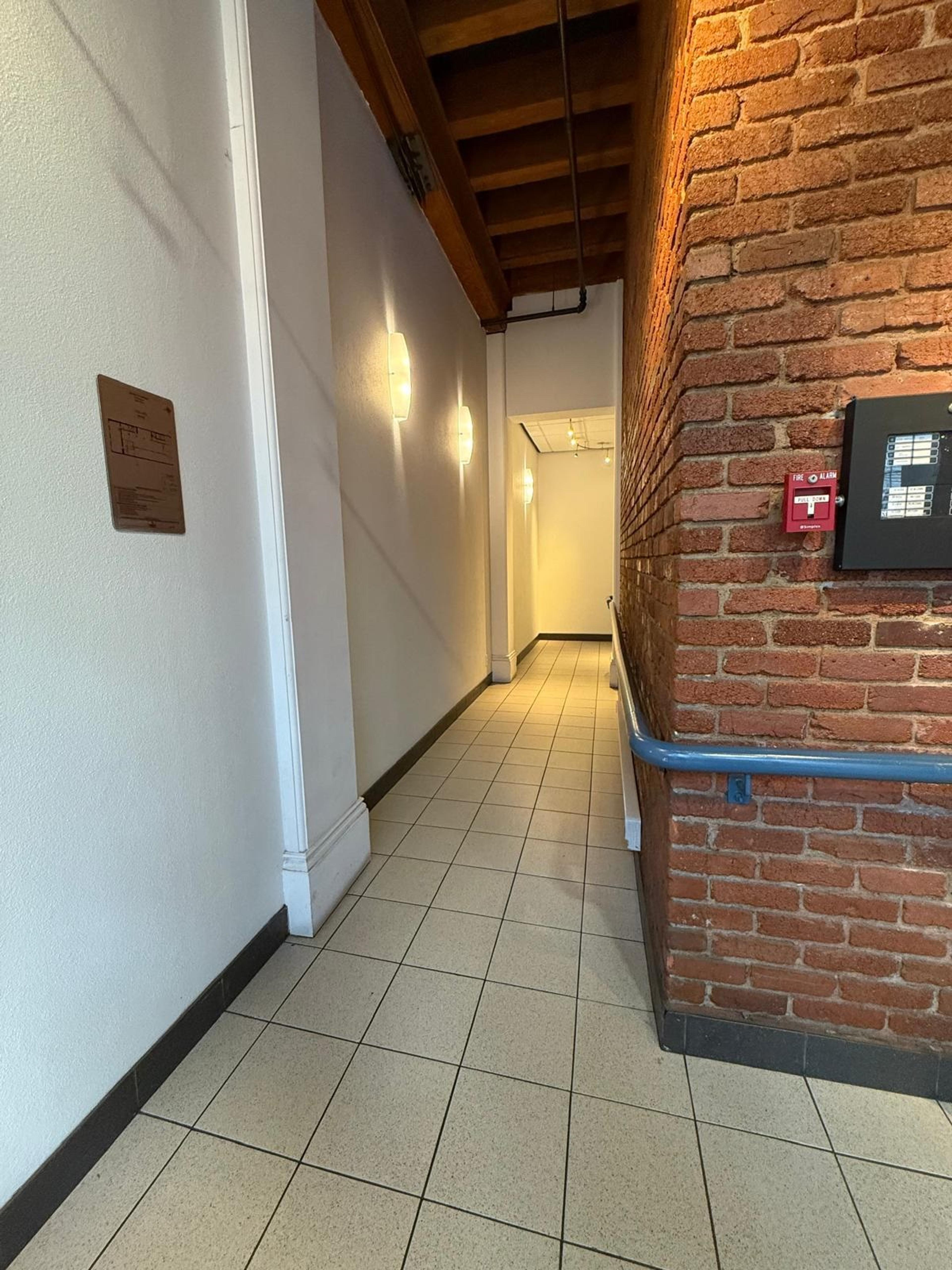 #400C 353 WATER STREET - Image 6