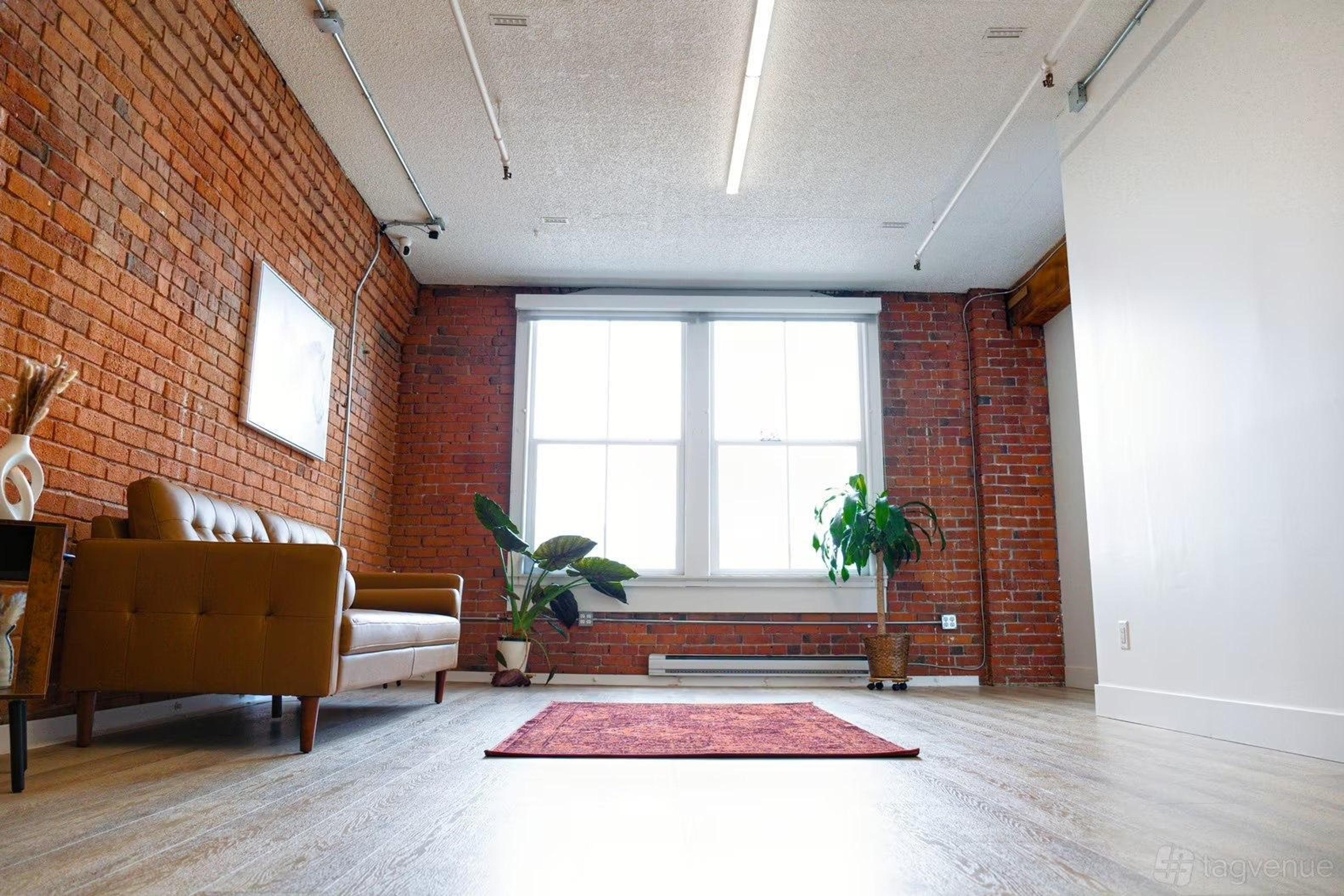 #400C 353 WATER STREET - Image 1