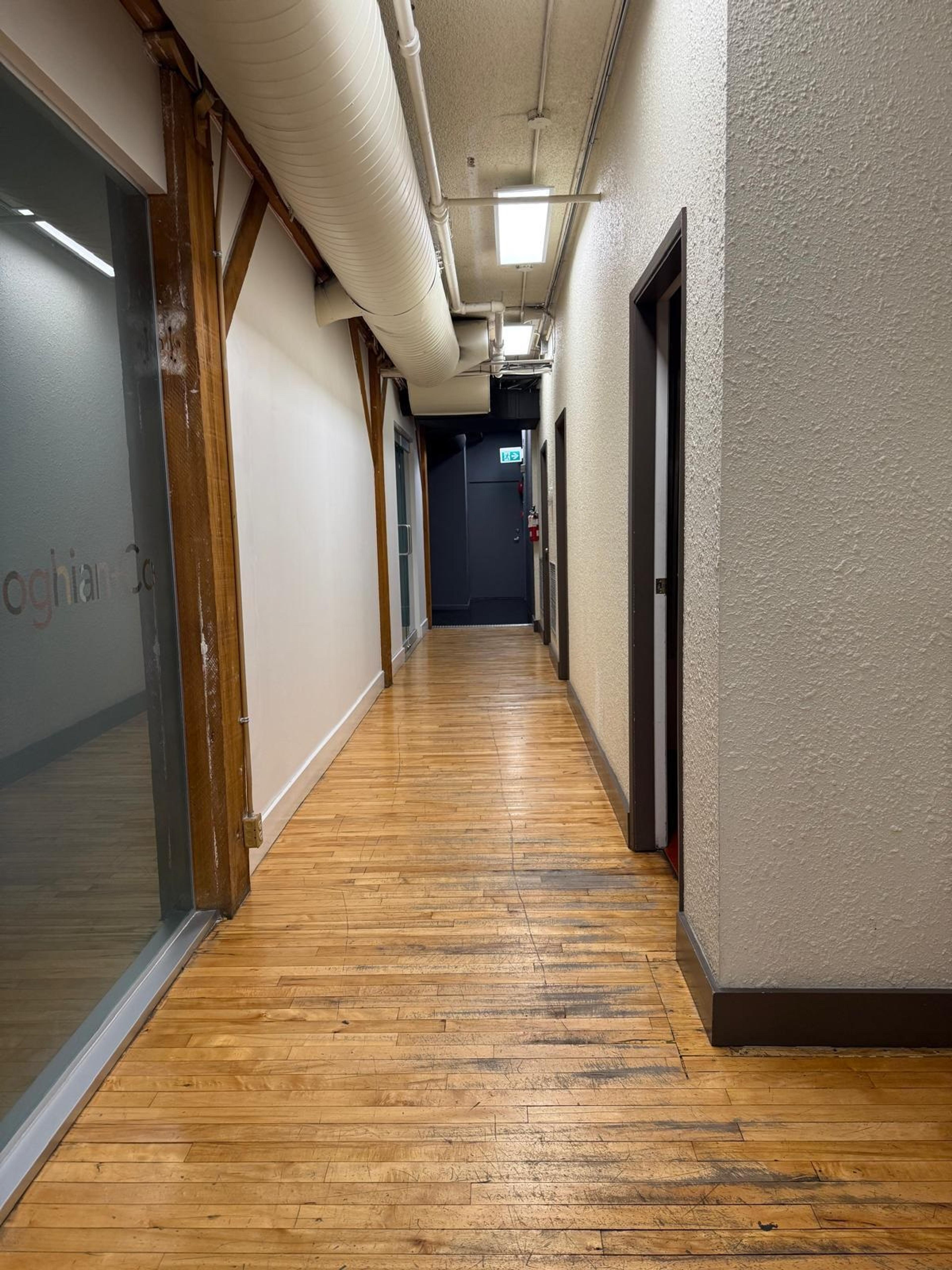 #400C 353 WATER STREET - Image 4