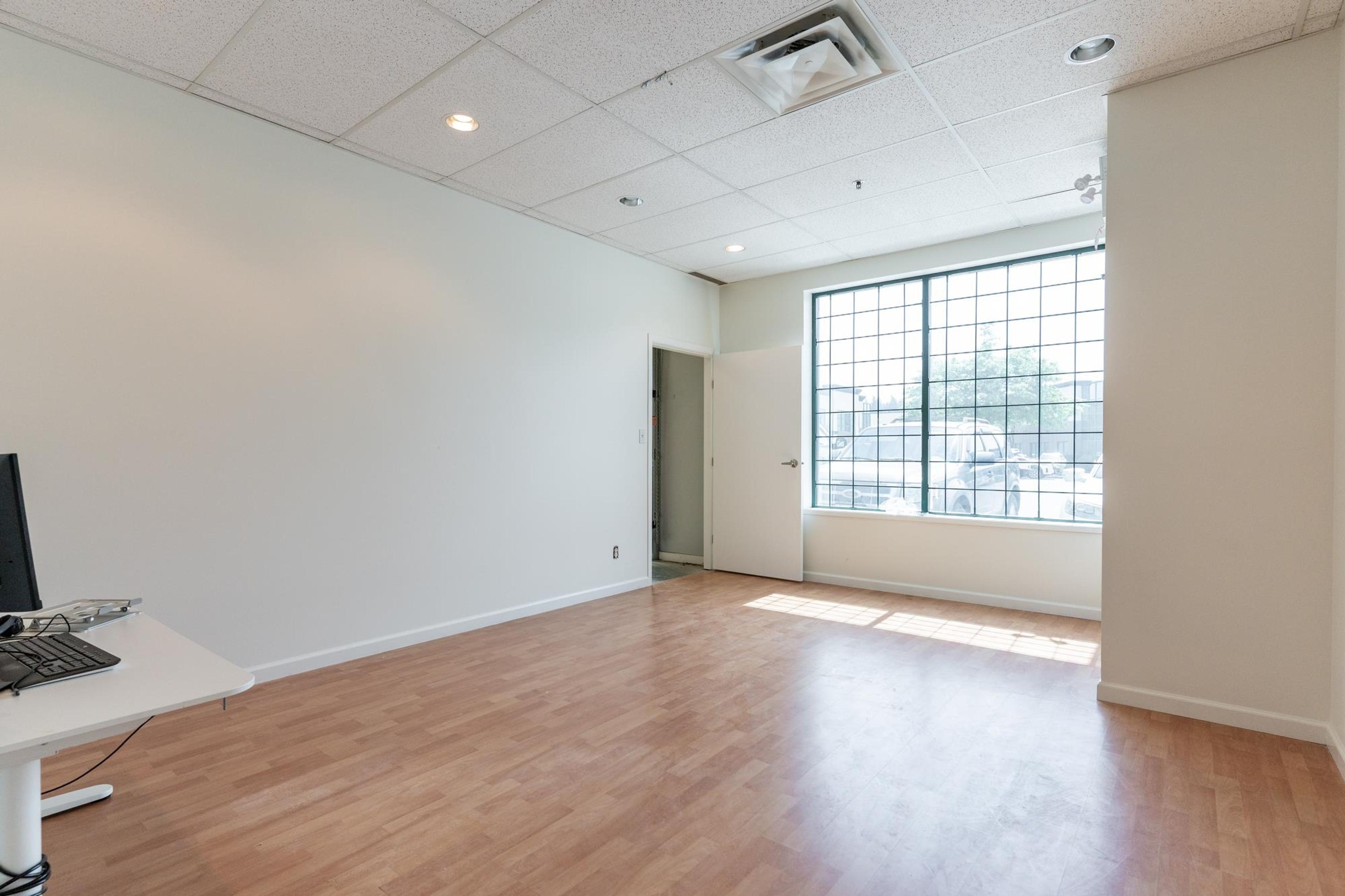 #704 2071 KINGSWAY AVENUE - Image 16