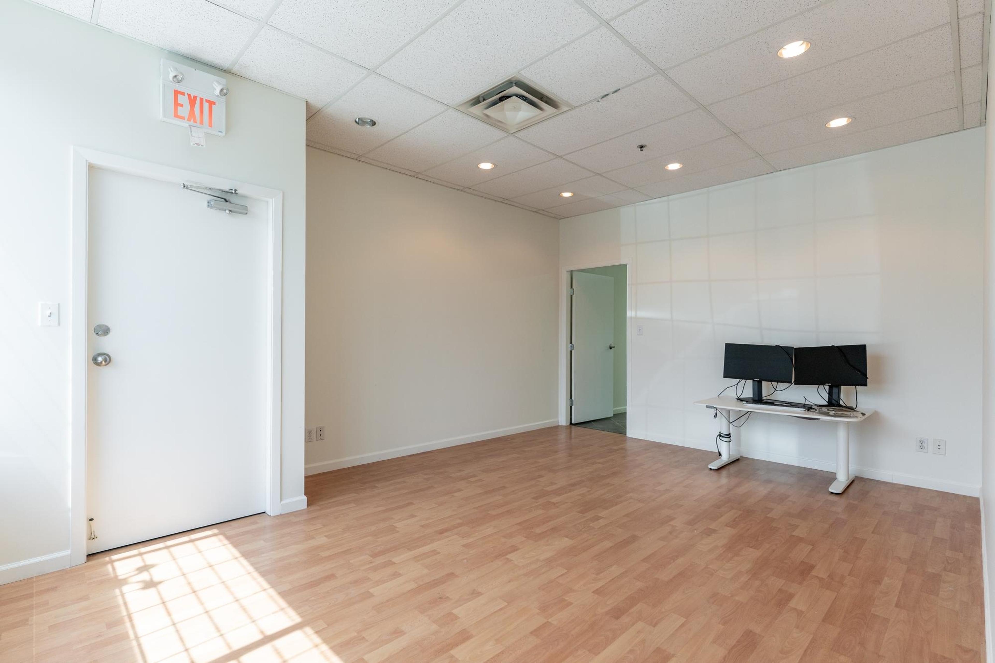 #704 2071 KINGSWAY AVENUE - Image 15