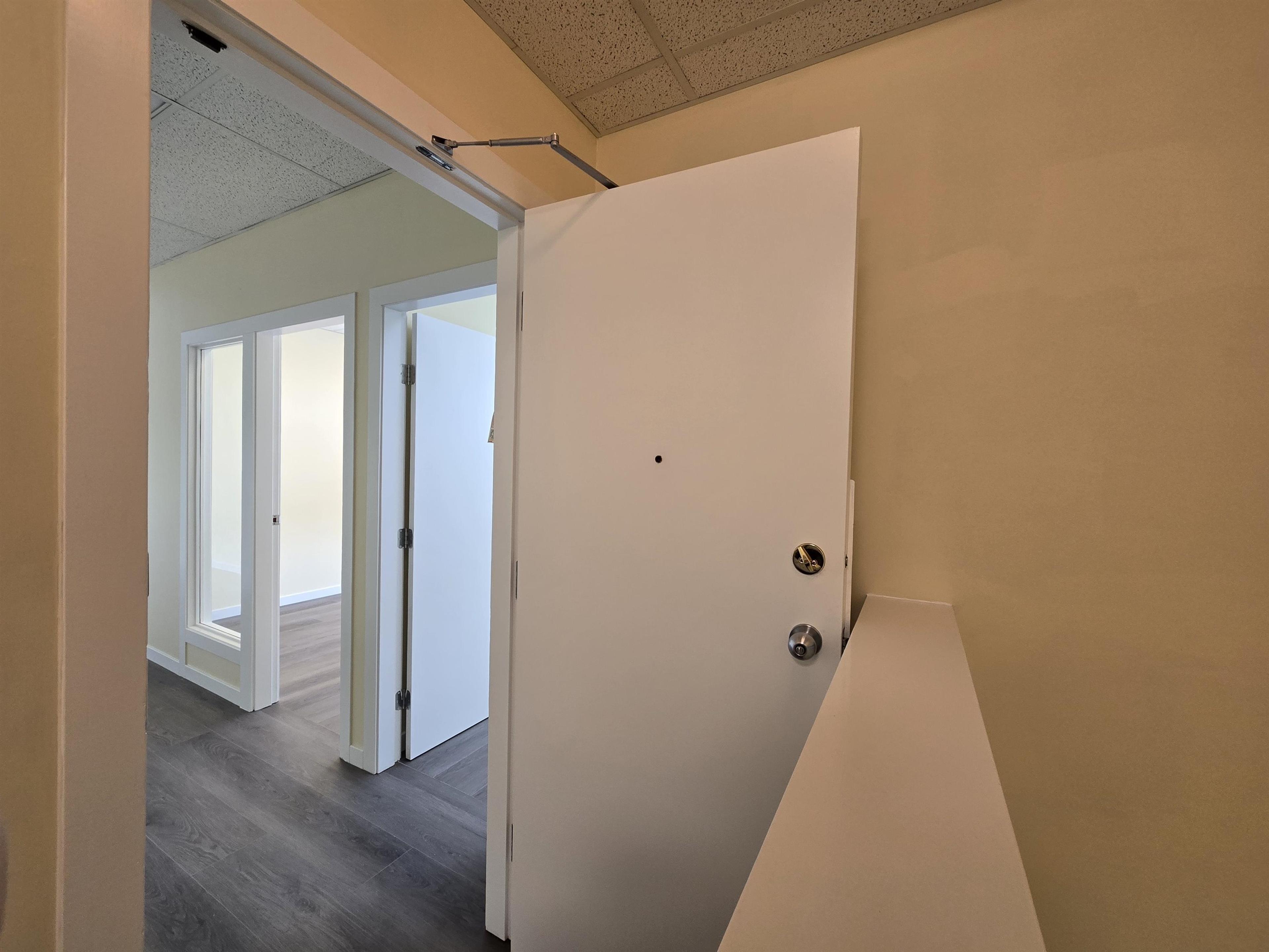 #101 3823 HENNING DRIVE - Image 17